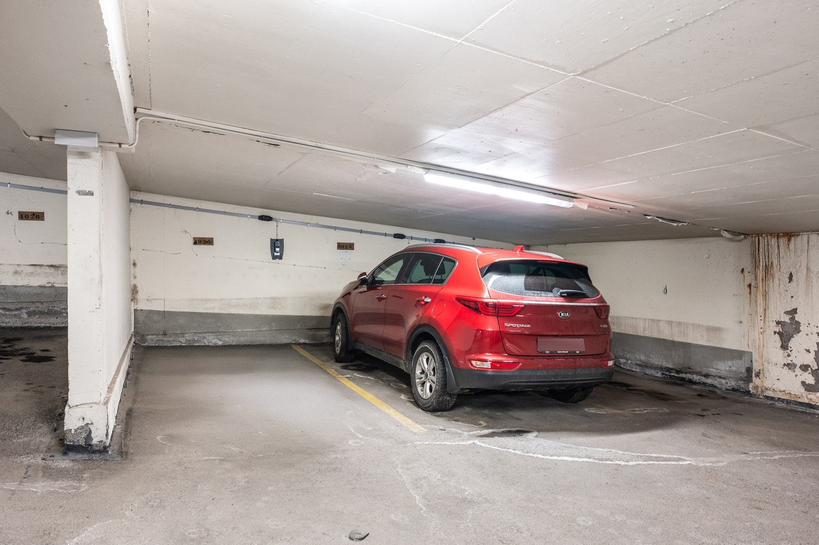 Det medfølger en dedikert garasjeplass med mulighet for montering av el-lader. Galleribilde