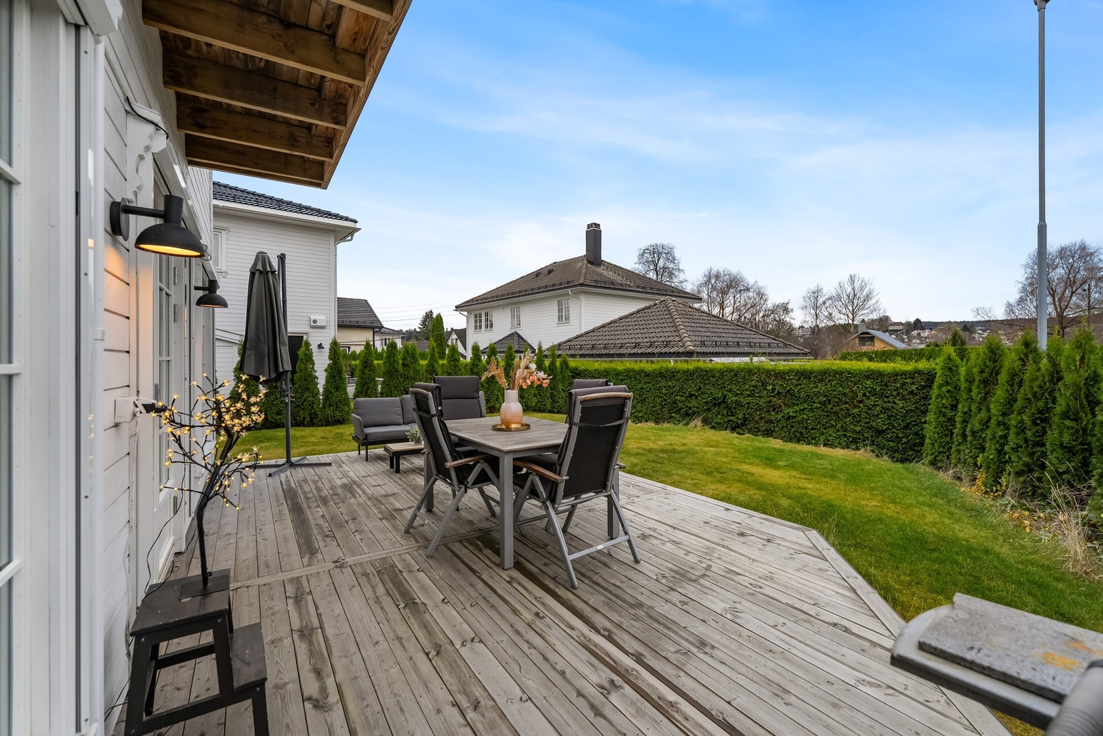 Terrasse med utgang fra stuen Galleribilde