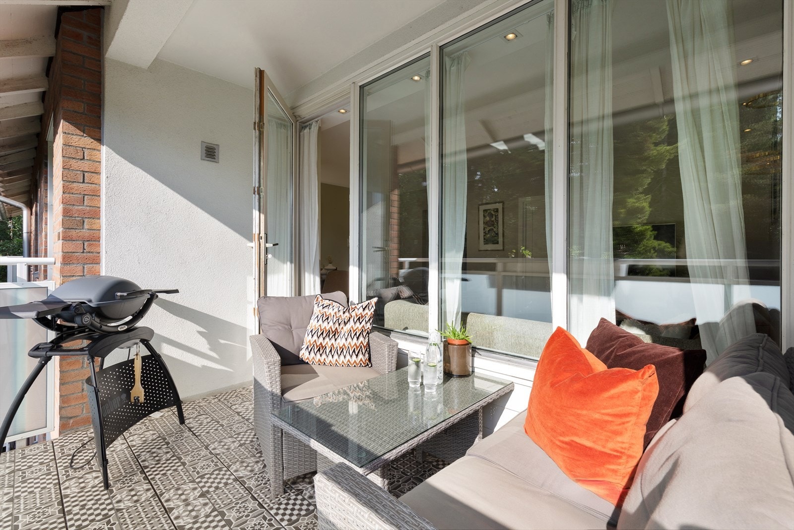 Dagens eier opplyser om gode solforhold fra balkongen. Galleribilde