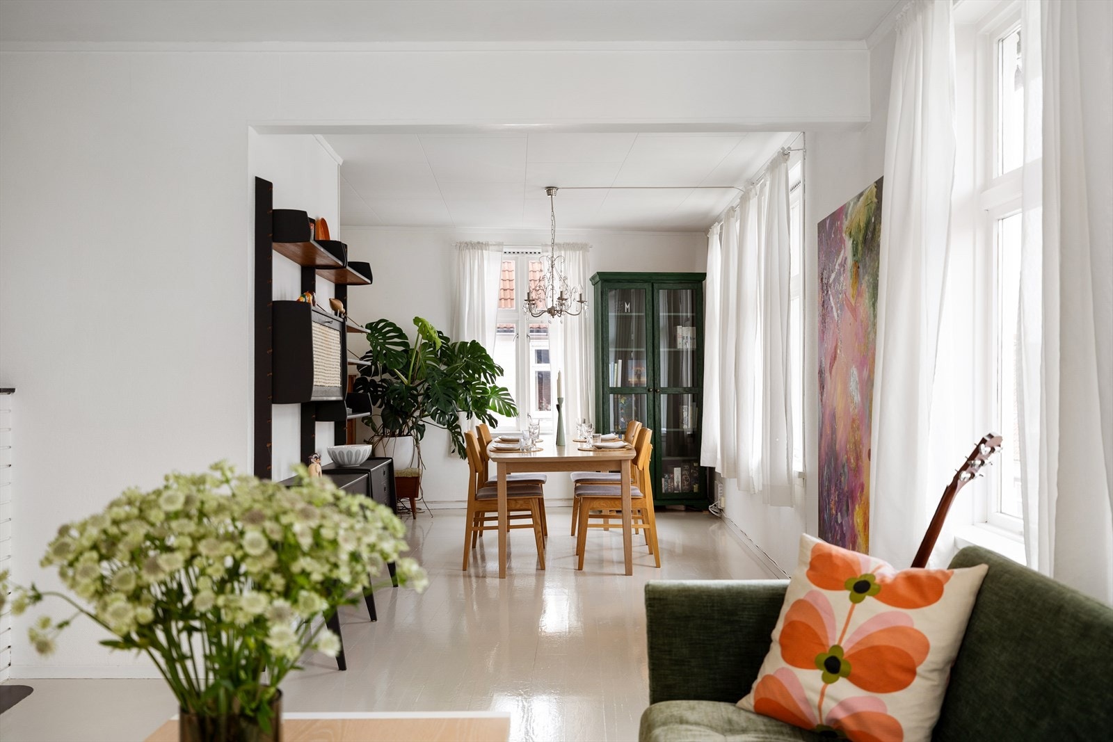 Velkommen til Henrik Steffens gate 12, en sjarmerende og klassisk leilighet med attraktiv beliggenhet på Vestre platå. Galleribilde