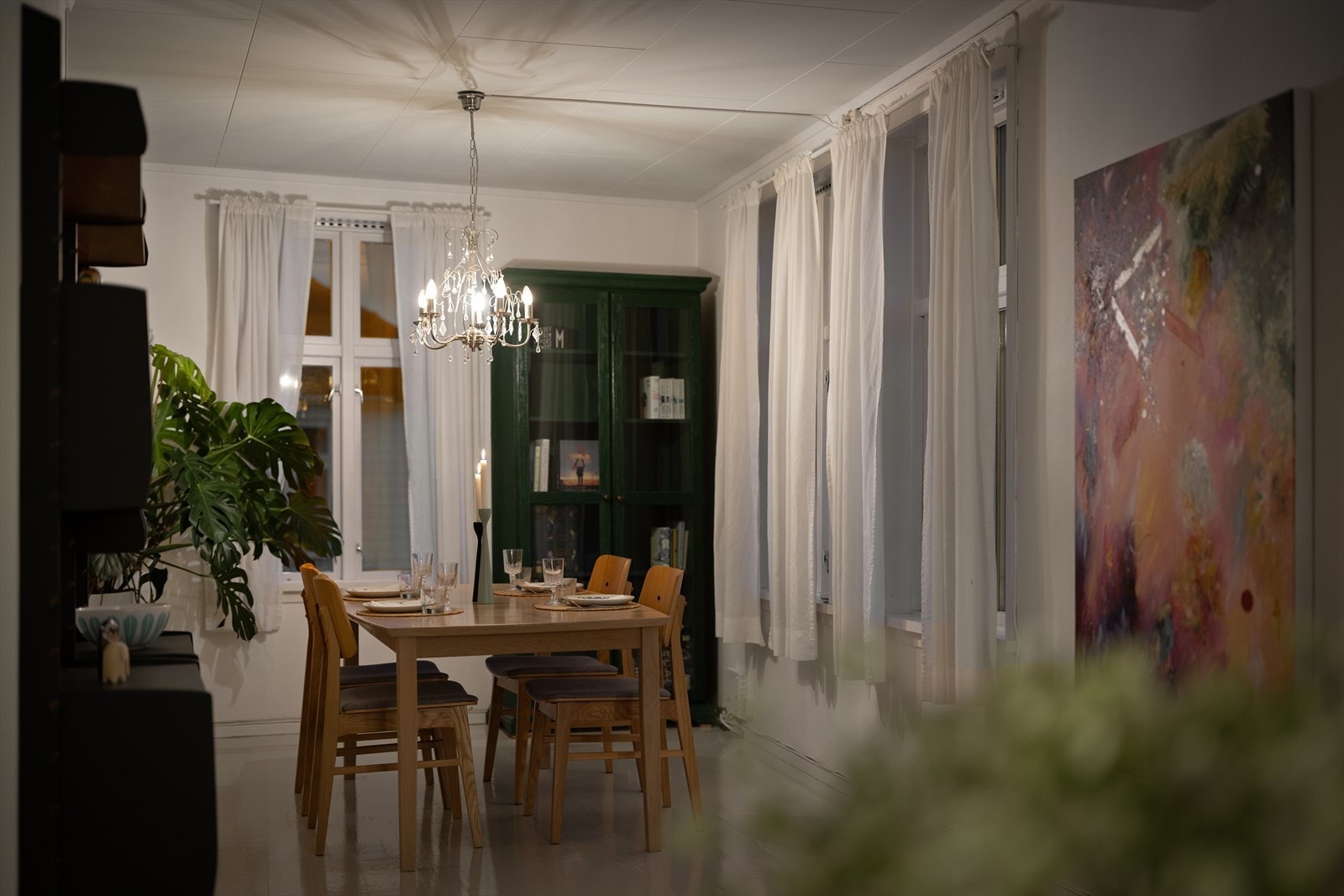 Leiligheten har en attraktiv planløsning over to plan. Galleribilde