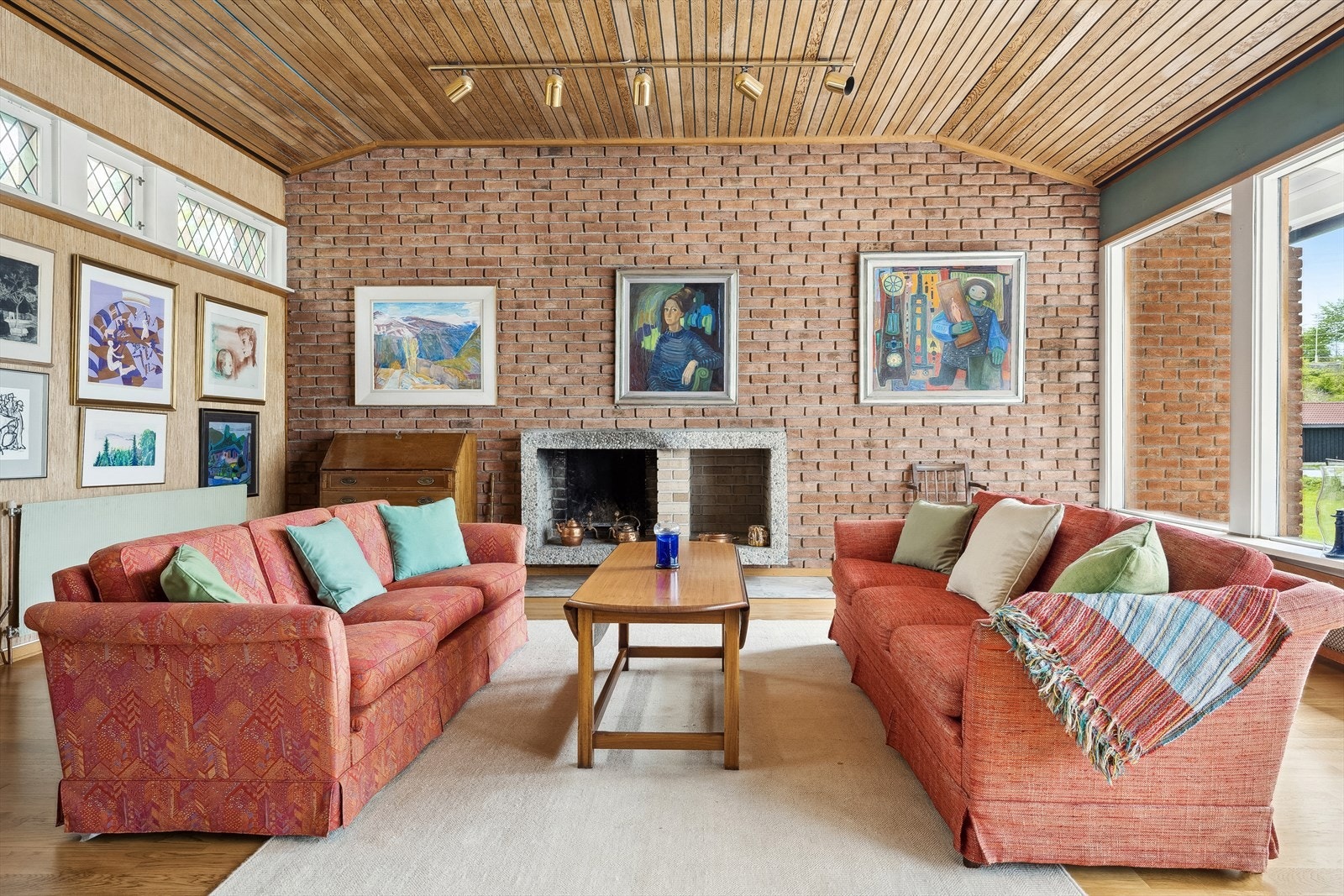 Storstuen er på ca. 45 kvm. - åpen gruepeis Galleribilde