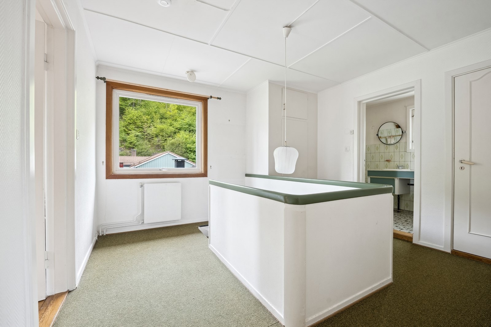 Stilig gang og trappeløp i 2. etasje Galleribilde