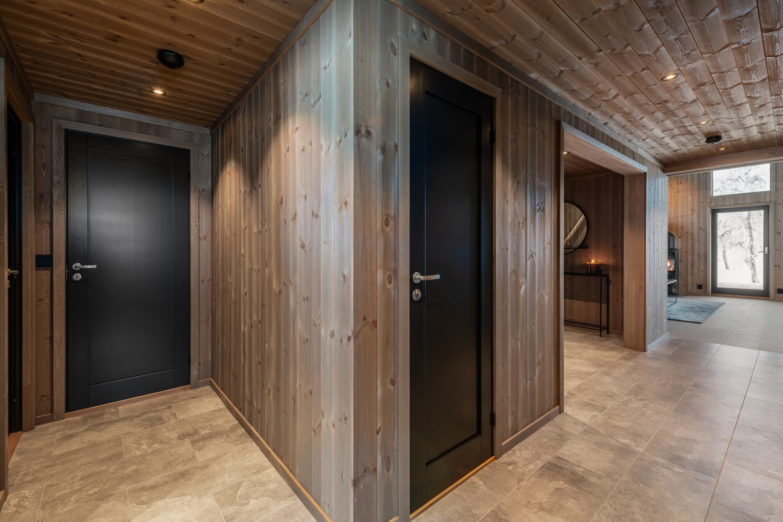 Inngangen til boden og kott under trapp Galleribilde