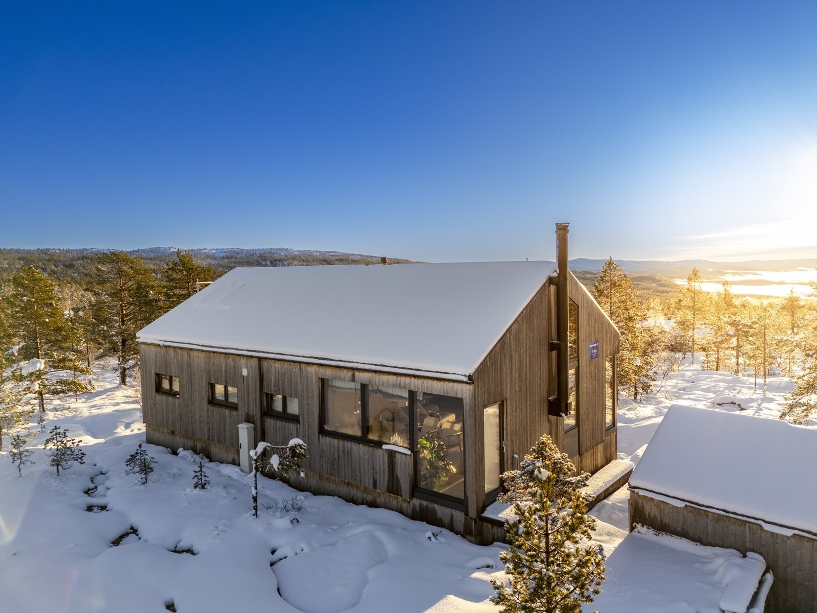 Fasade hytte og anneks sett fra nordsiden Galleribilde