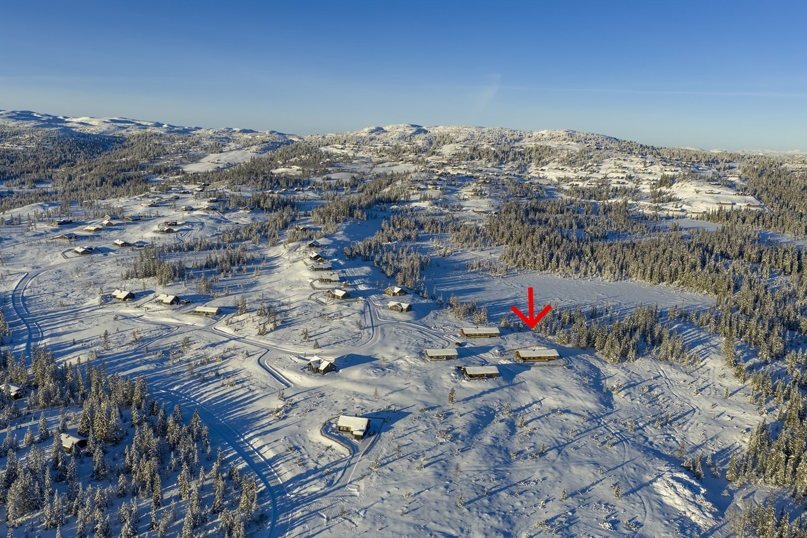 Ølnesseter Hyttegrend ligger åpent og fritt til i vakkert turterreng på Bagn Vestås, omlag to timers kjøring fra Oslo-området. Galleribilde