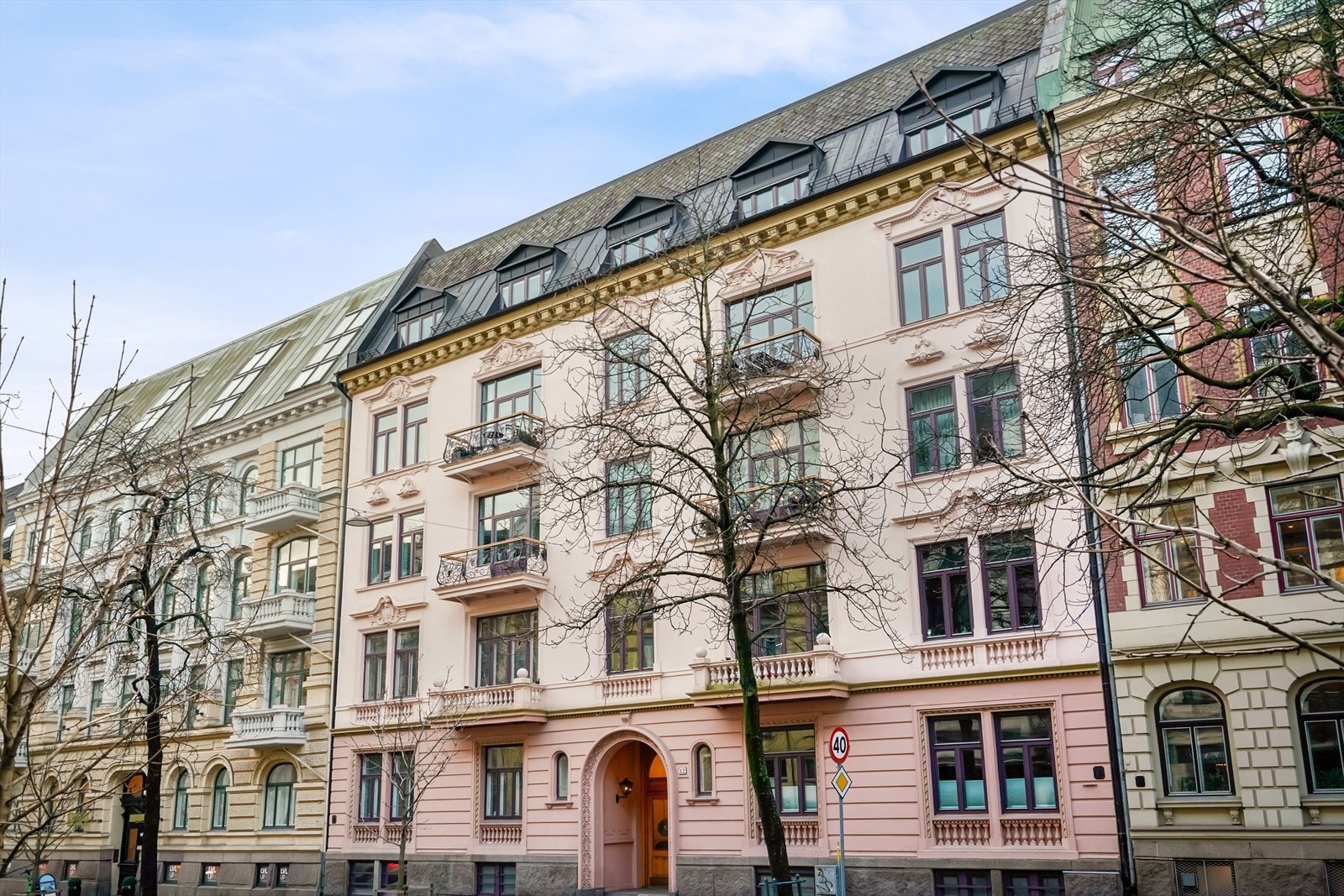 Klassisk, velholdt bygård fra 1898. Galleribilde