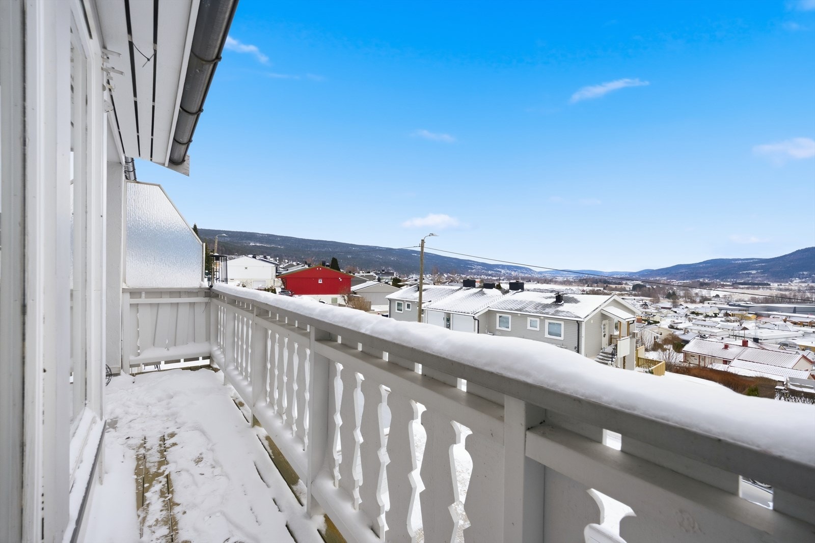 Verandaen har nydelig utsikt Galleribilde