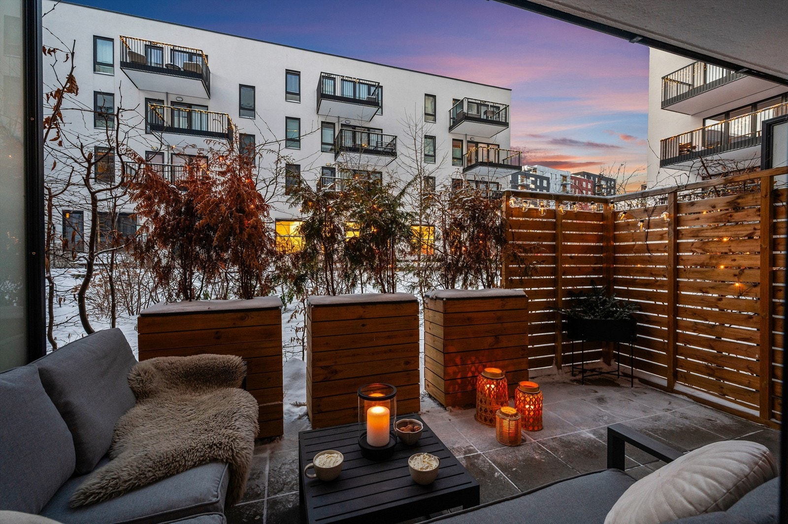 Råflott markterrasse på hele 10 kvm! Galleribilde