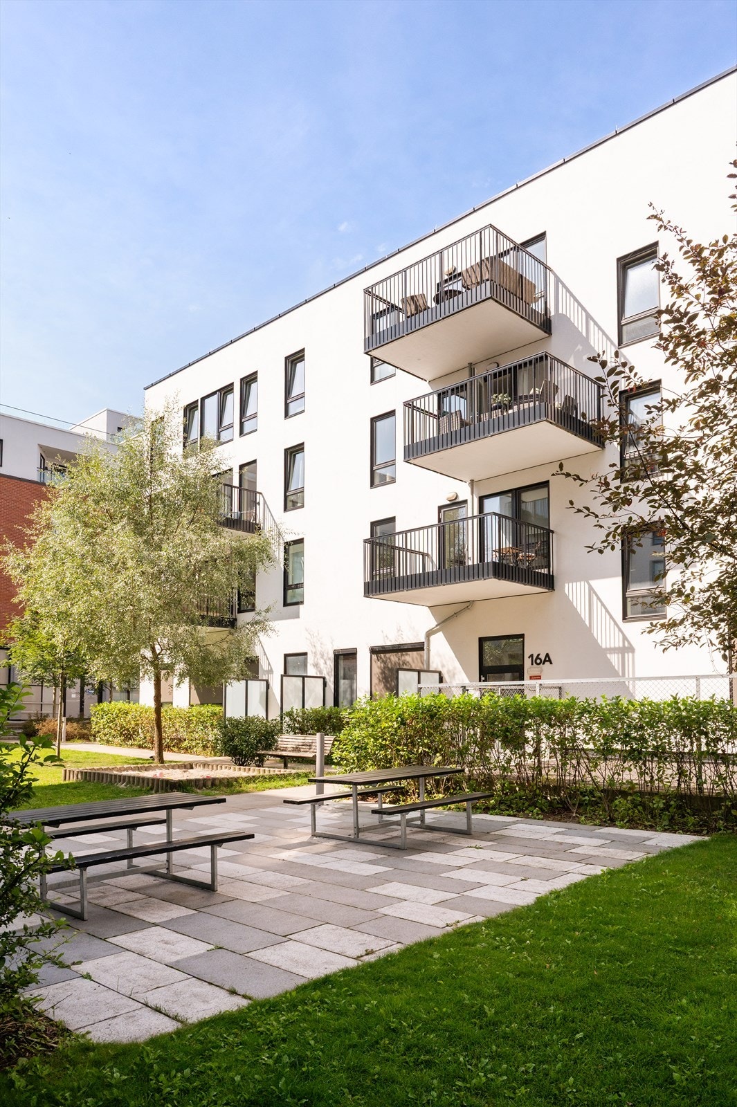 Meget barne- og hundevennlig - her er det alltid noen å møte på en av de mange lekeplassene eller grøntområdene i nærmiljøet Galleribilde