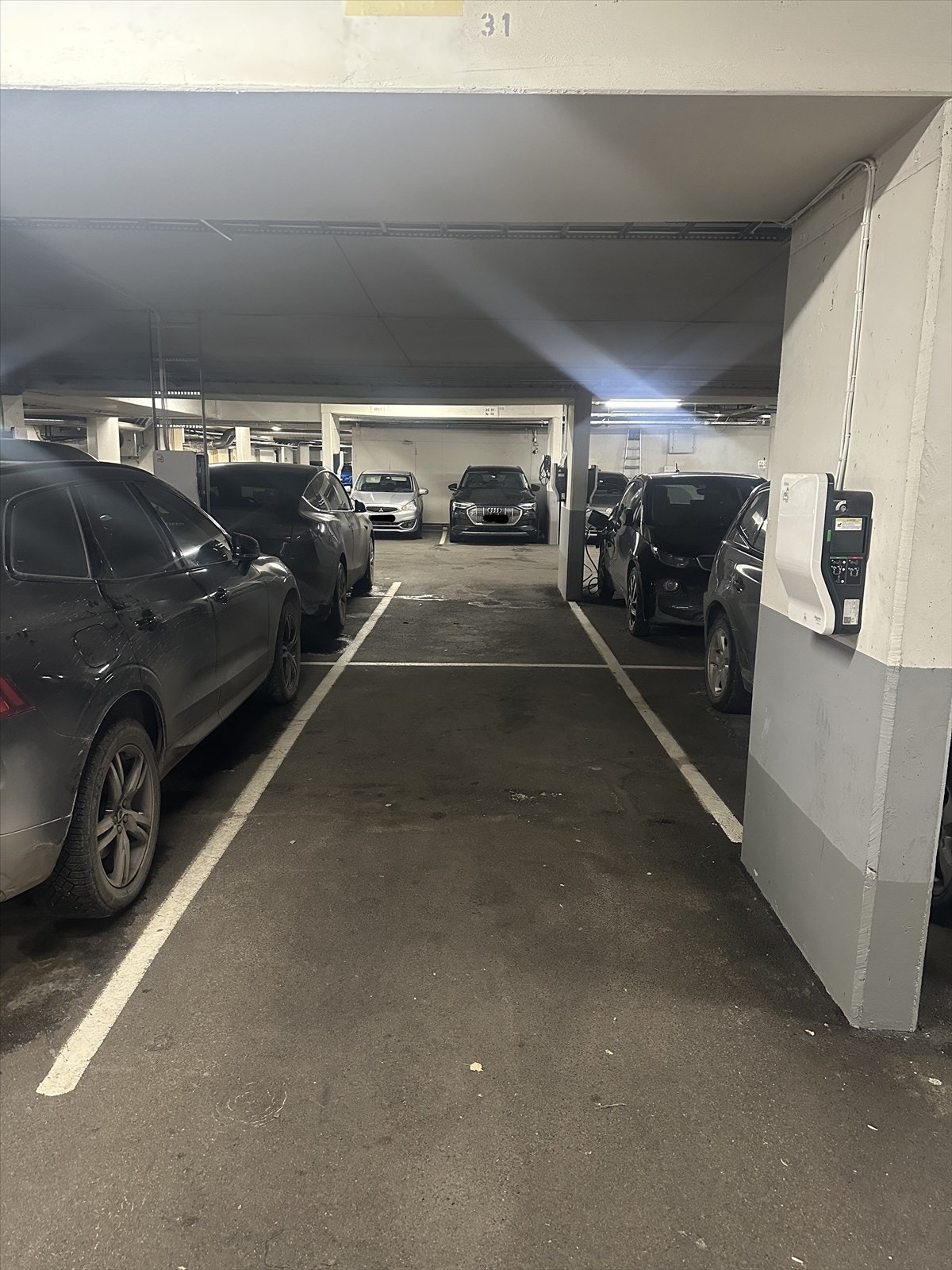 Christer Barman Gabrielsen og Øyvind Næss ved Nordvik Majorstuen presenterer Falbes gate 18 B. Et stort og velholdt garasjeanlegg med sentral beliggenhet. Foto: Øyvind Næss Galleribilde