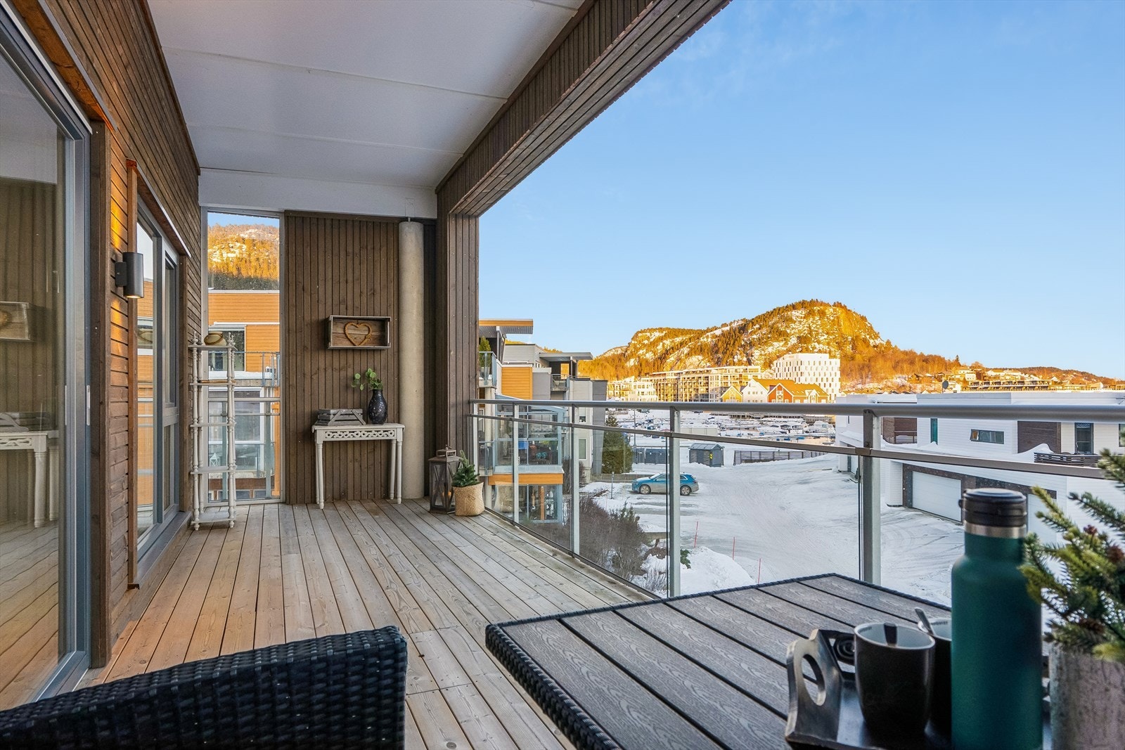 Takoverbygd terrasse - Perfekt forlengelse av stuen i sommerhalvåret. Galleribilde