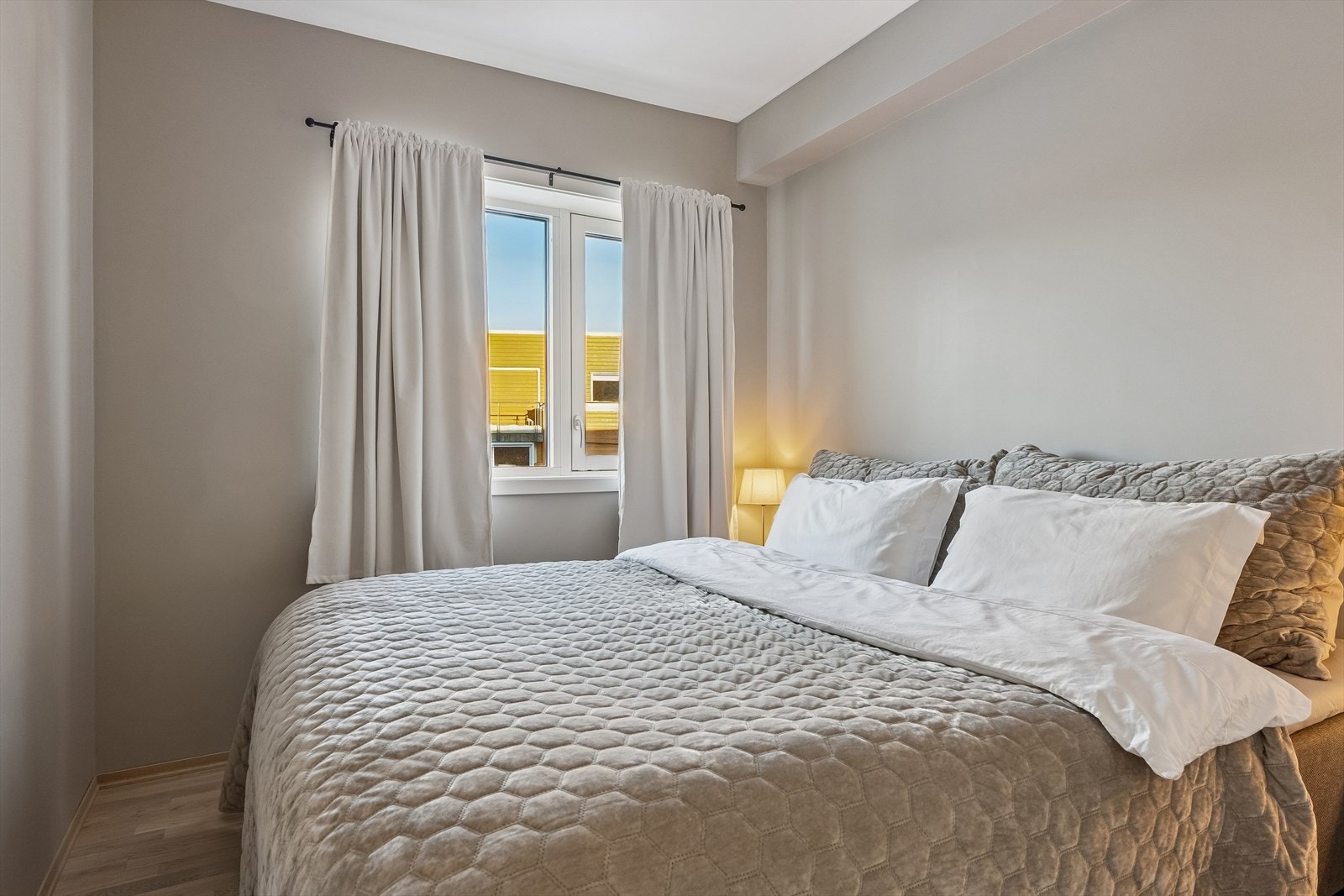 Soverom 1 av (3) 7m2 Galleribilde