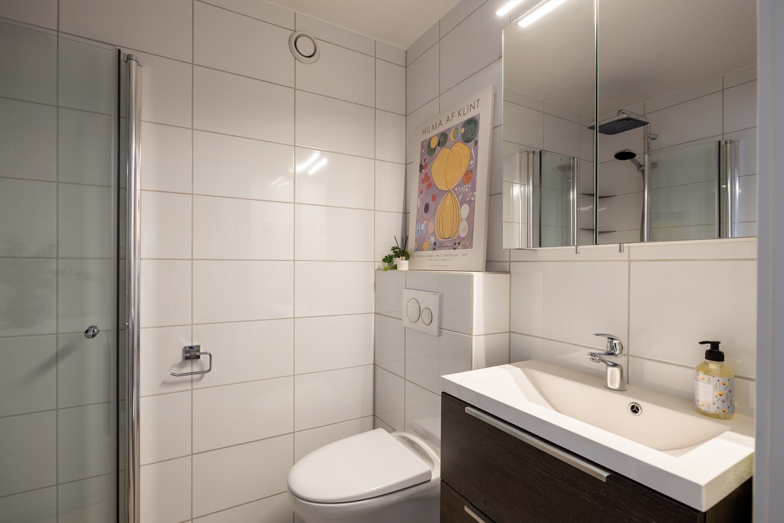 Badet ble oppgradert i 2019 med nye overflater, ny memban (iflg. tidligere eier) og moderne innredning. Galleribilde