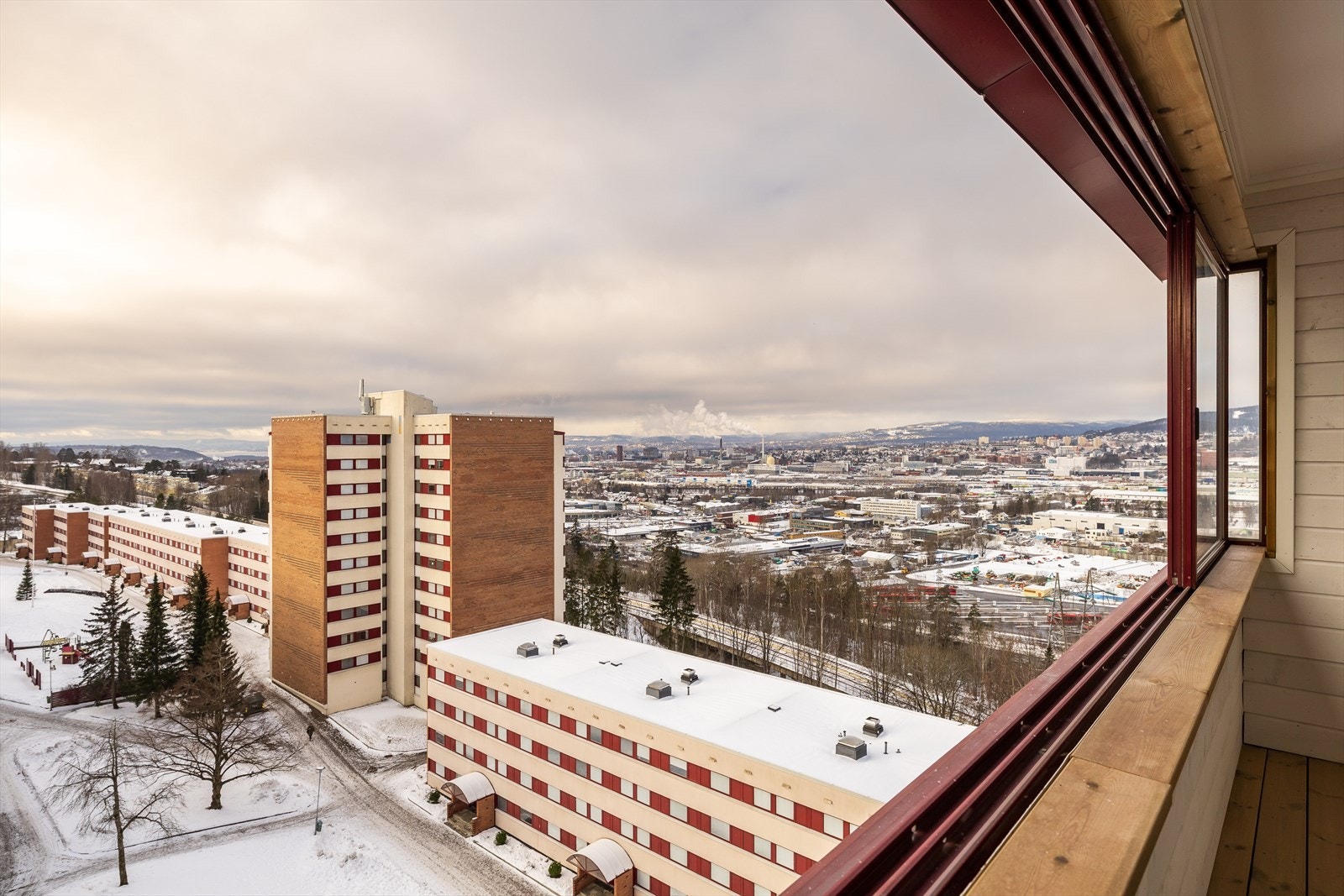 Fra den høye beliggenheten i 10. etasje har man en vidstrakt utsikt. Galleribilde