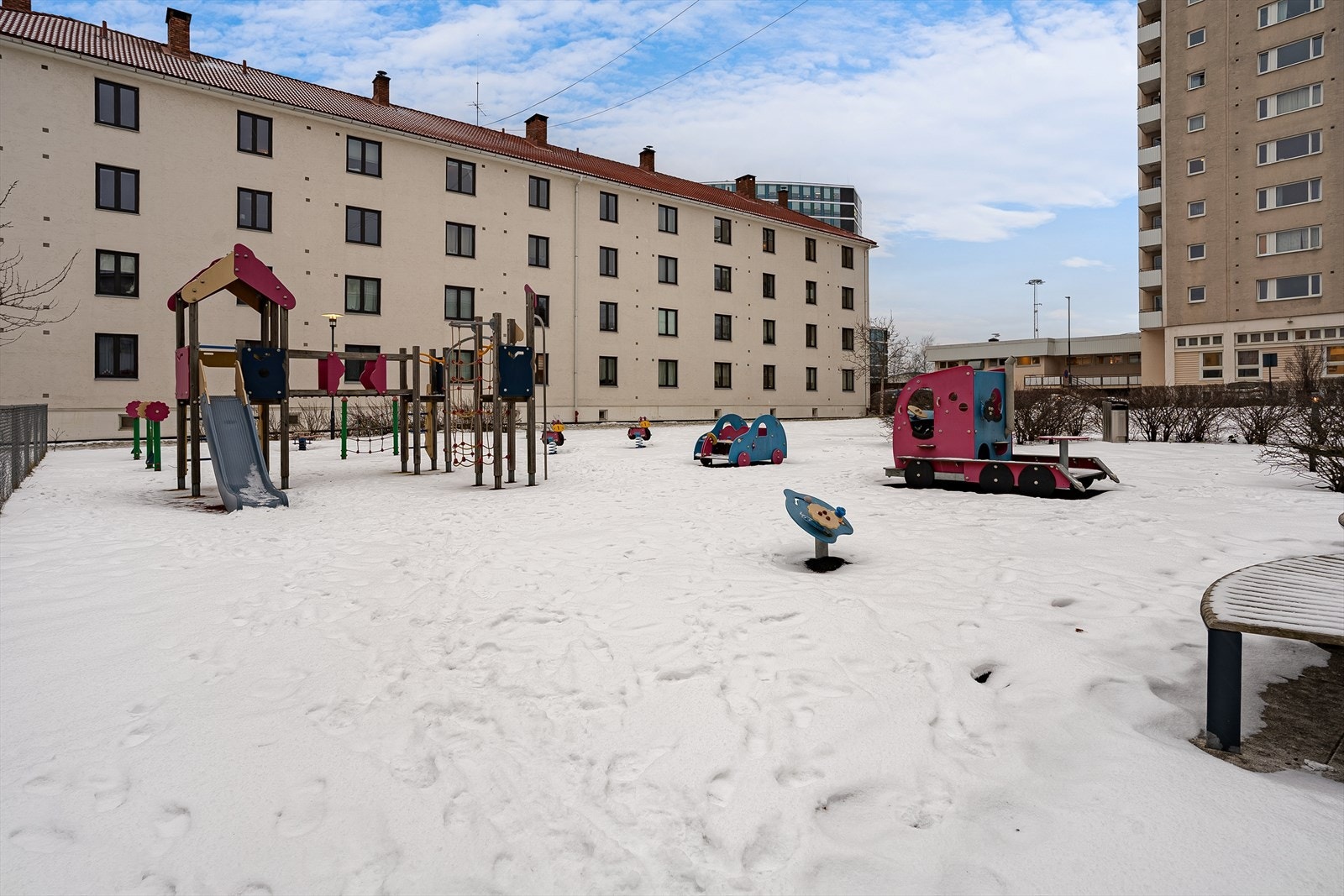 Fellesområdene inkluderer en lekeplass for de minste. Galleribilde