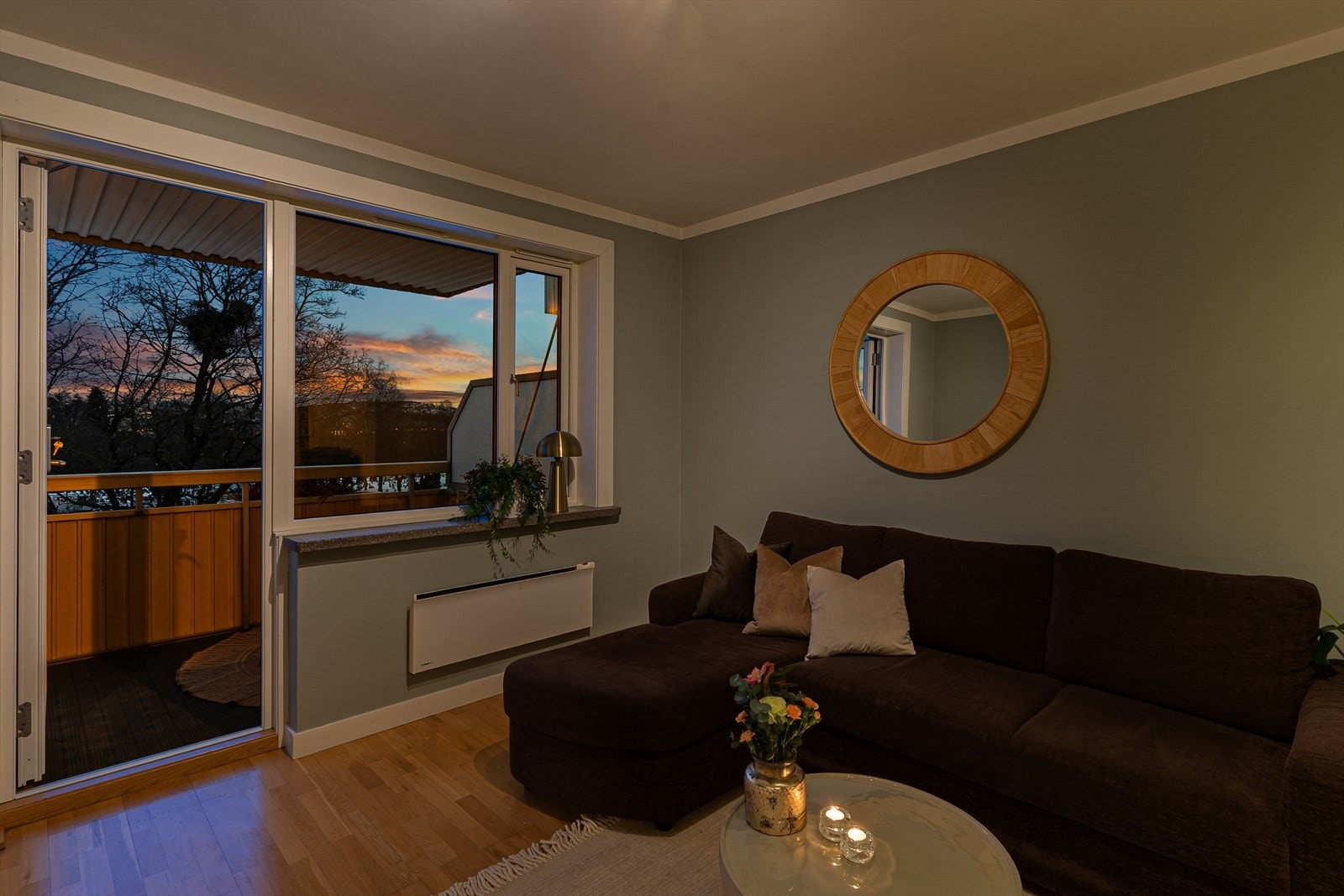 De rolige fargevalgene på veggene gir en behagelig atmosfære. Galleribilde