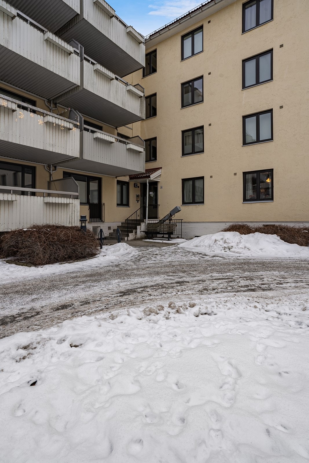 Inngangspartiet er pent og velholdt. Galleribilde