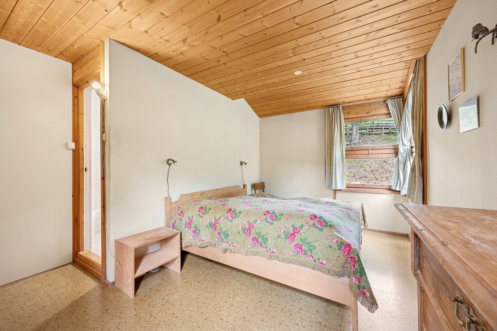 Boligen har et romslig hovedsoverom. Galleribilde