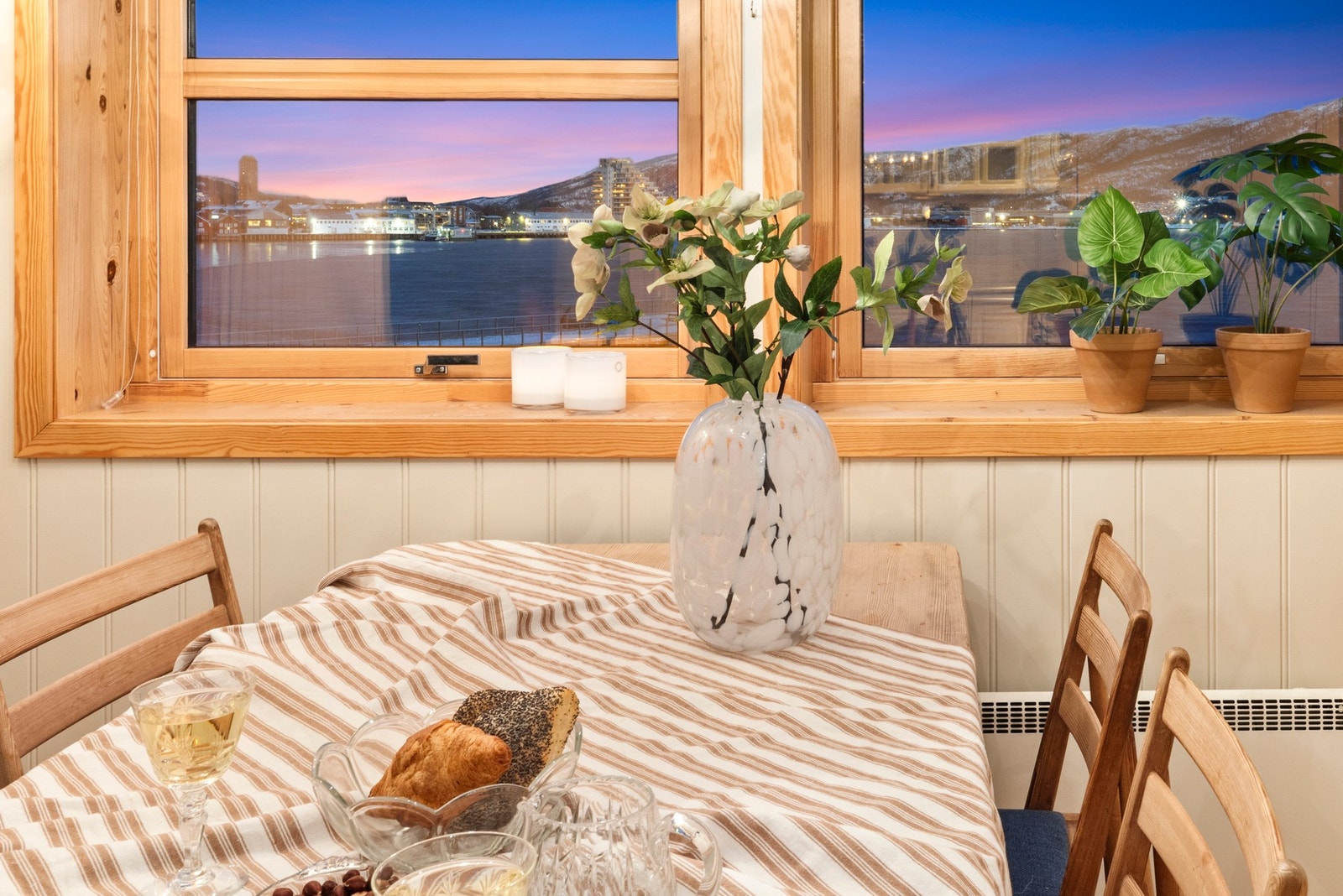 Borettslaget har Kollektiv avtale med NTE/Altibox. Galleribilde