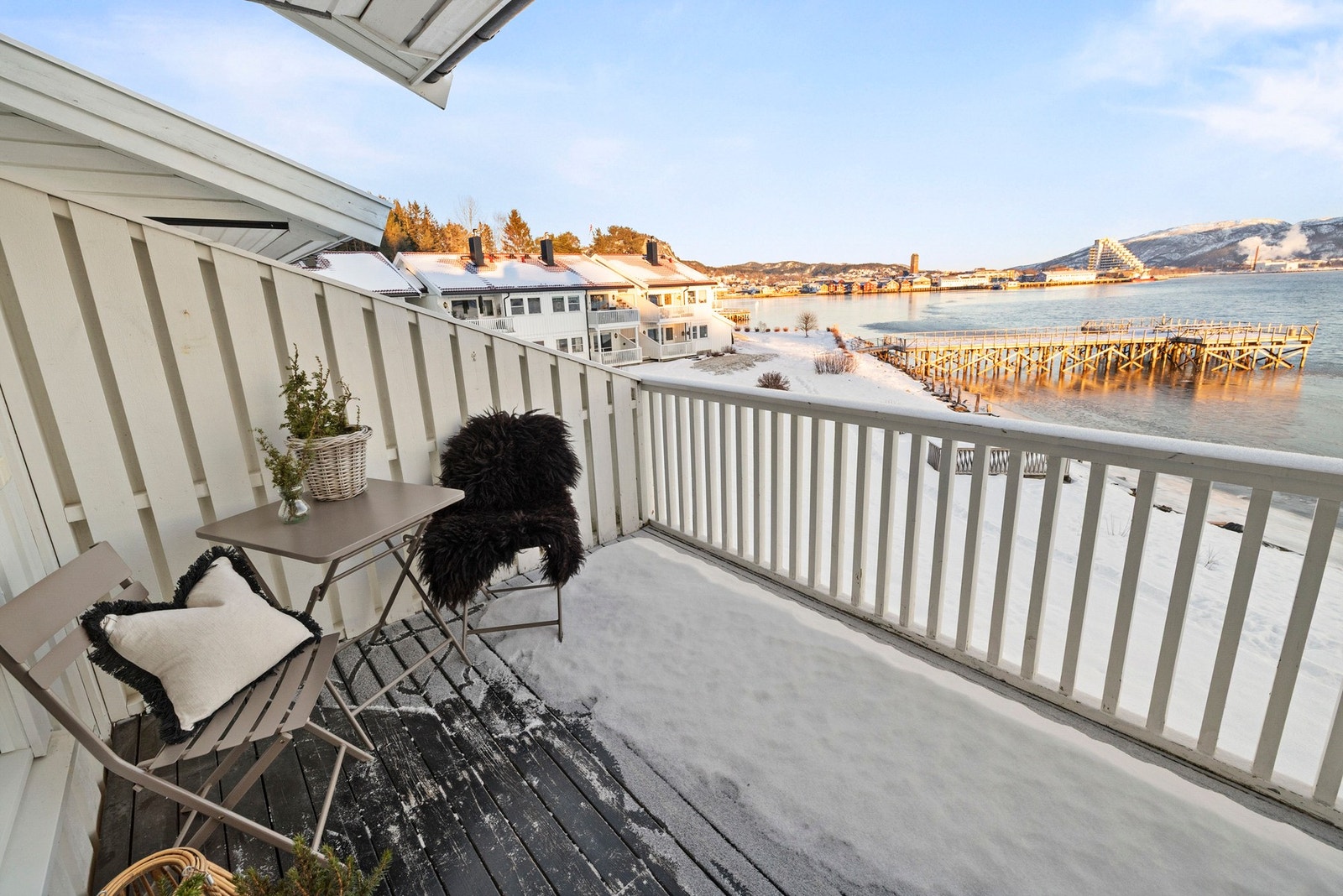 Sone for utemøblement på balkongen. Galleribilde