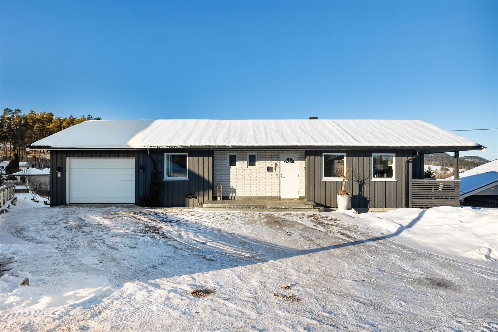 Richard Løyning Arntsen v/ Eiendomsmegler Norge har gleden av å presentere Gratishaugen 3! Galleribilde