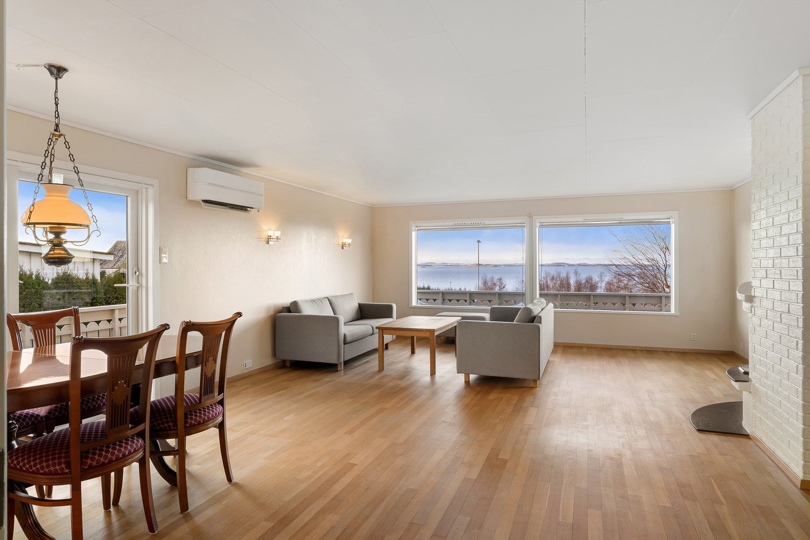 1. etasje - Stue Galleribilde