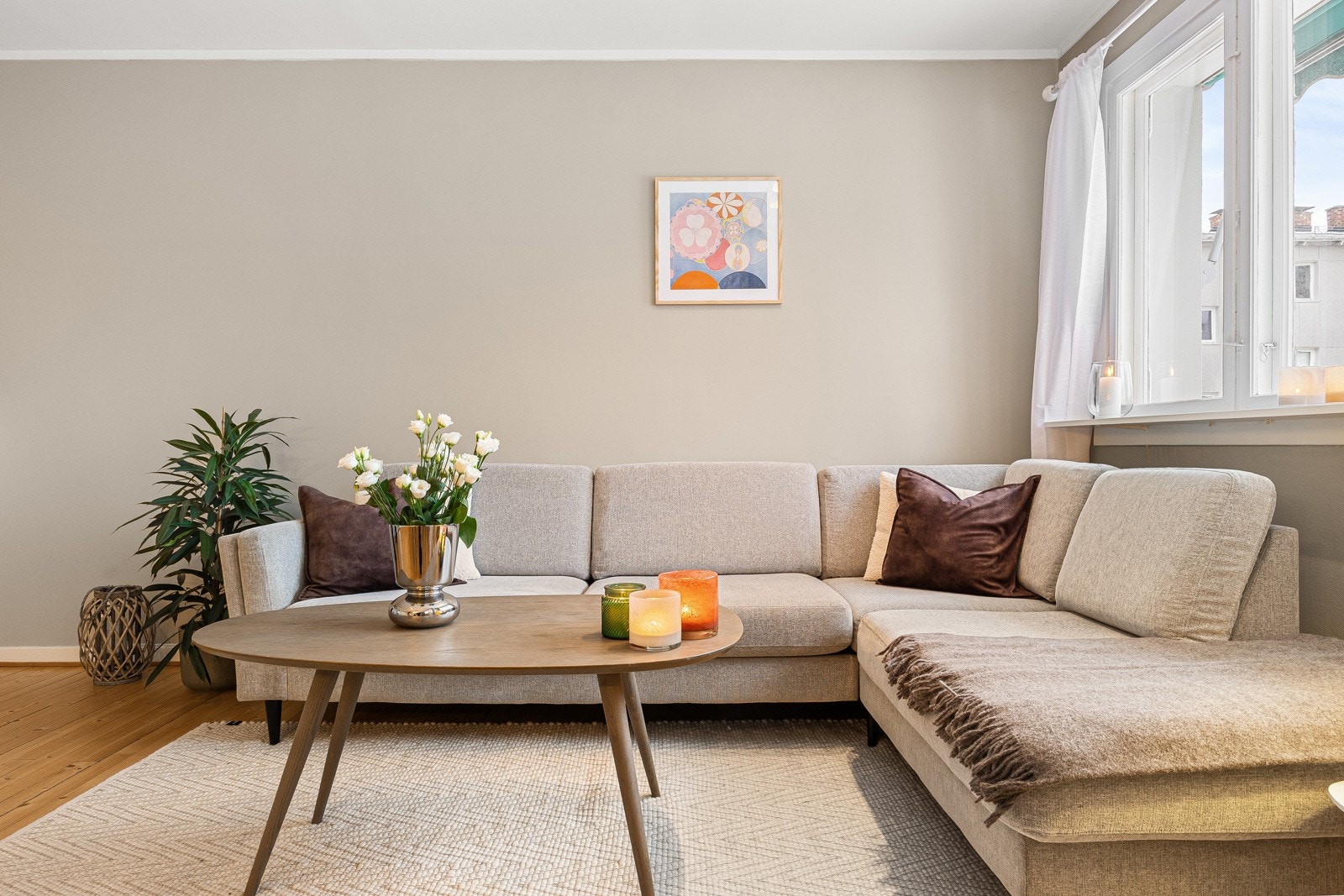 Det er også fin plass til sofamøblement. Galleribilde