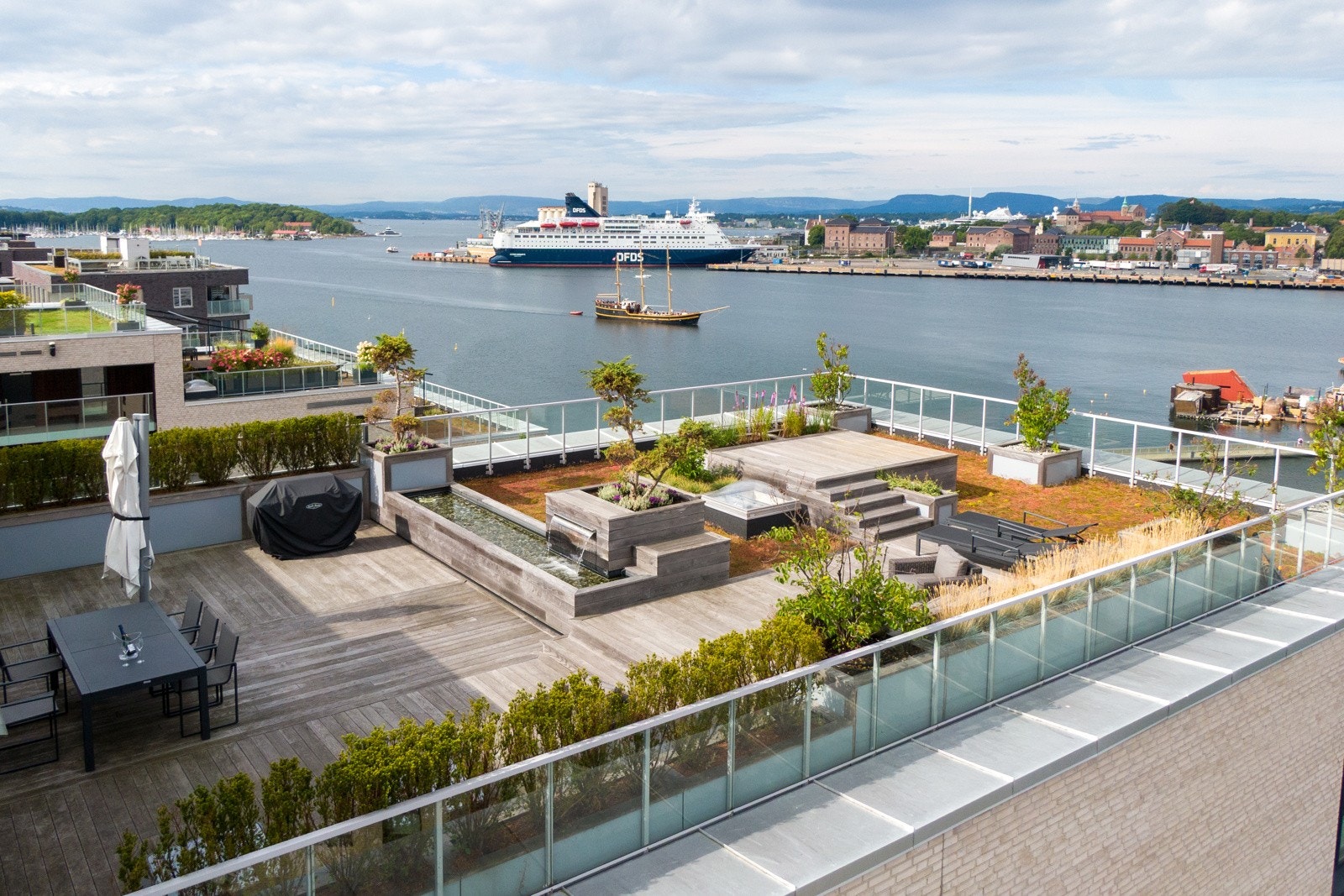 Her bor du helt i sjøkanten på Sørenga - et av Oslos mest attraktive og sjønære områder Galleribilde