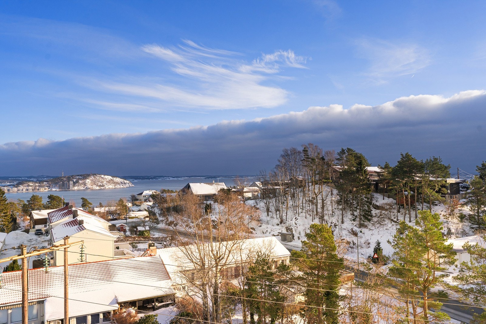 Flott sjøutsikt mot bl.a. Odderøya. Foto: Hans Nøstdahl. Galleribilde