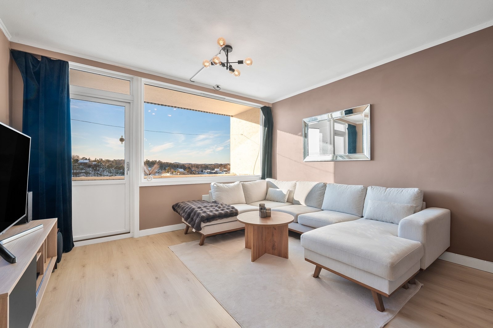 Velkommen til Hauglandsheia 2C - En svært pen 3-roms selveier med moderne standard Galleribilde