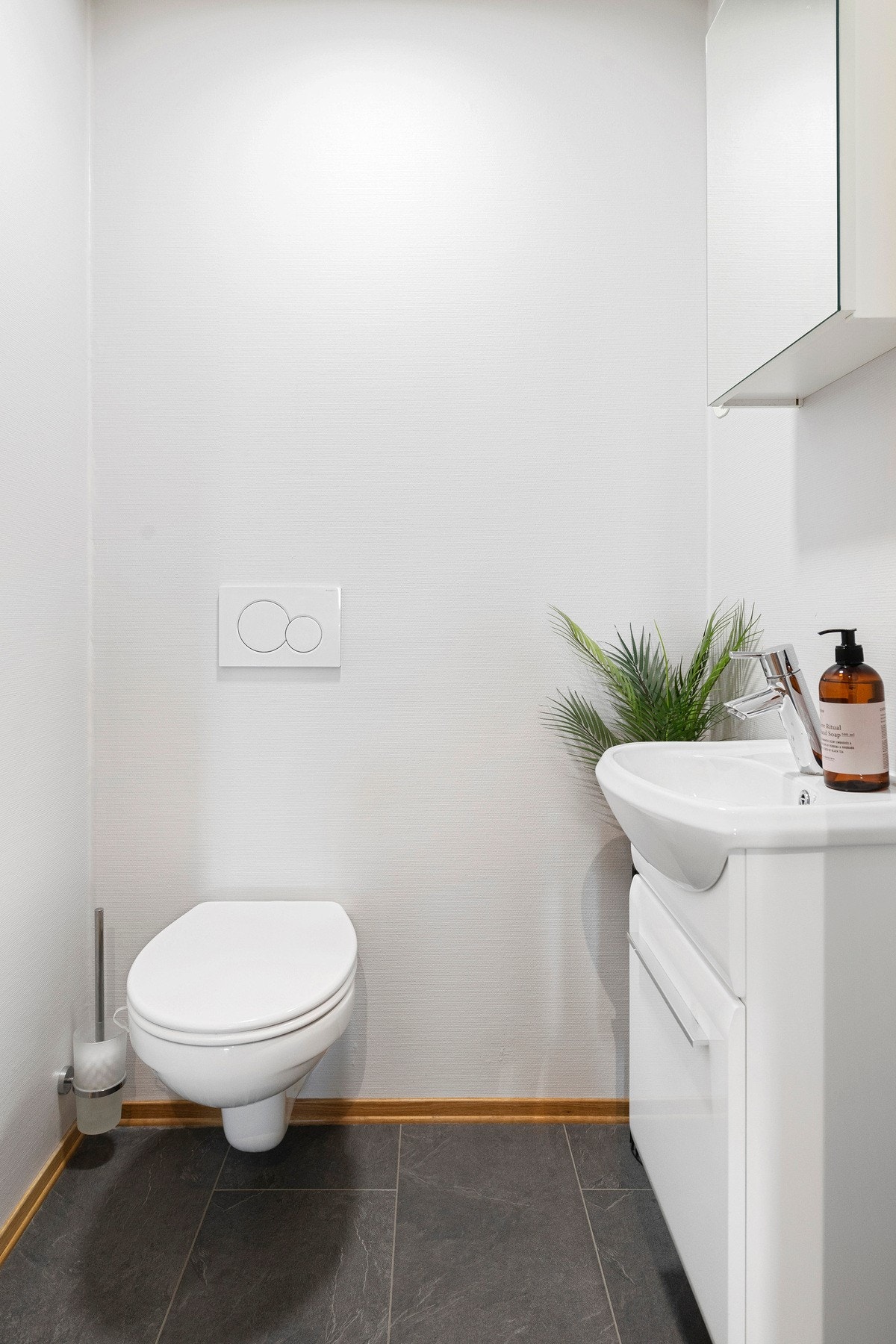 Gjestetoalett i 1. etasje Galleribilde