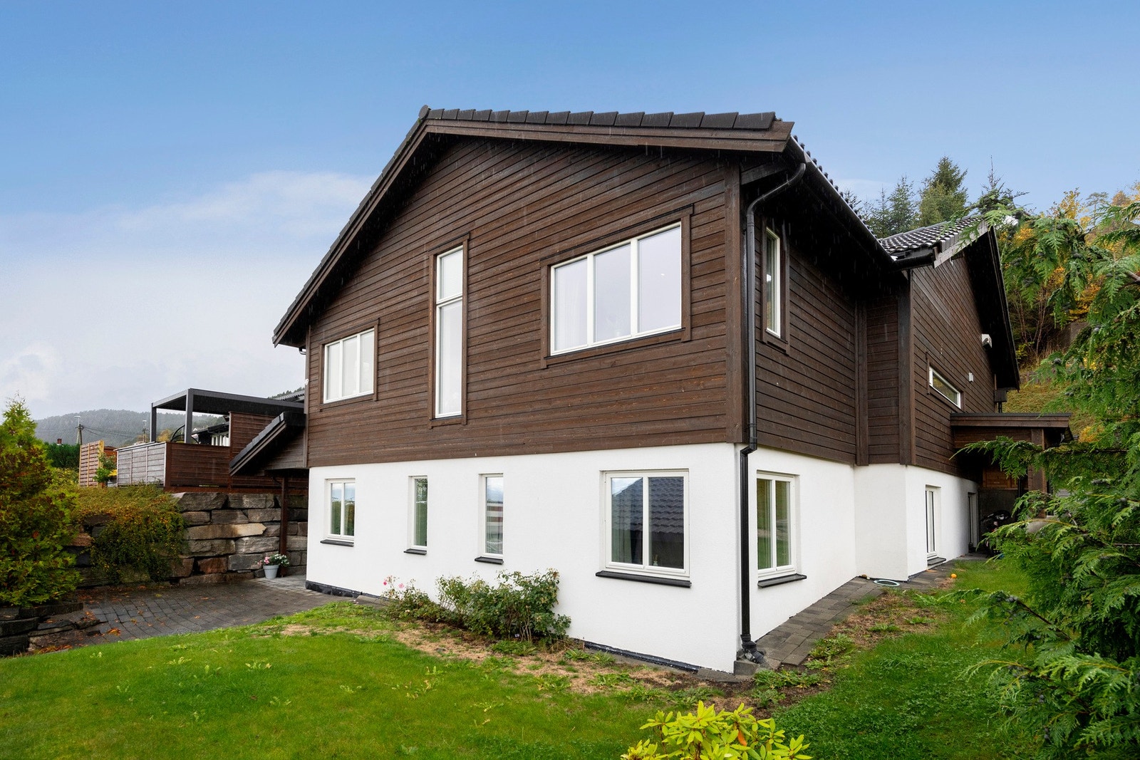 Eiendommen sett fra sør. Galleribilde