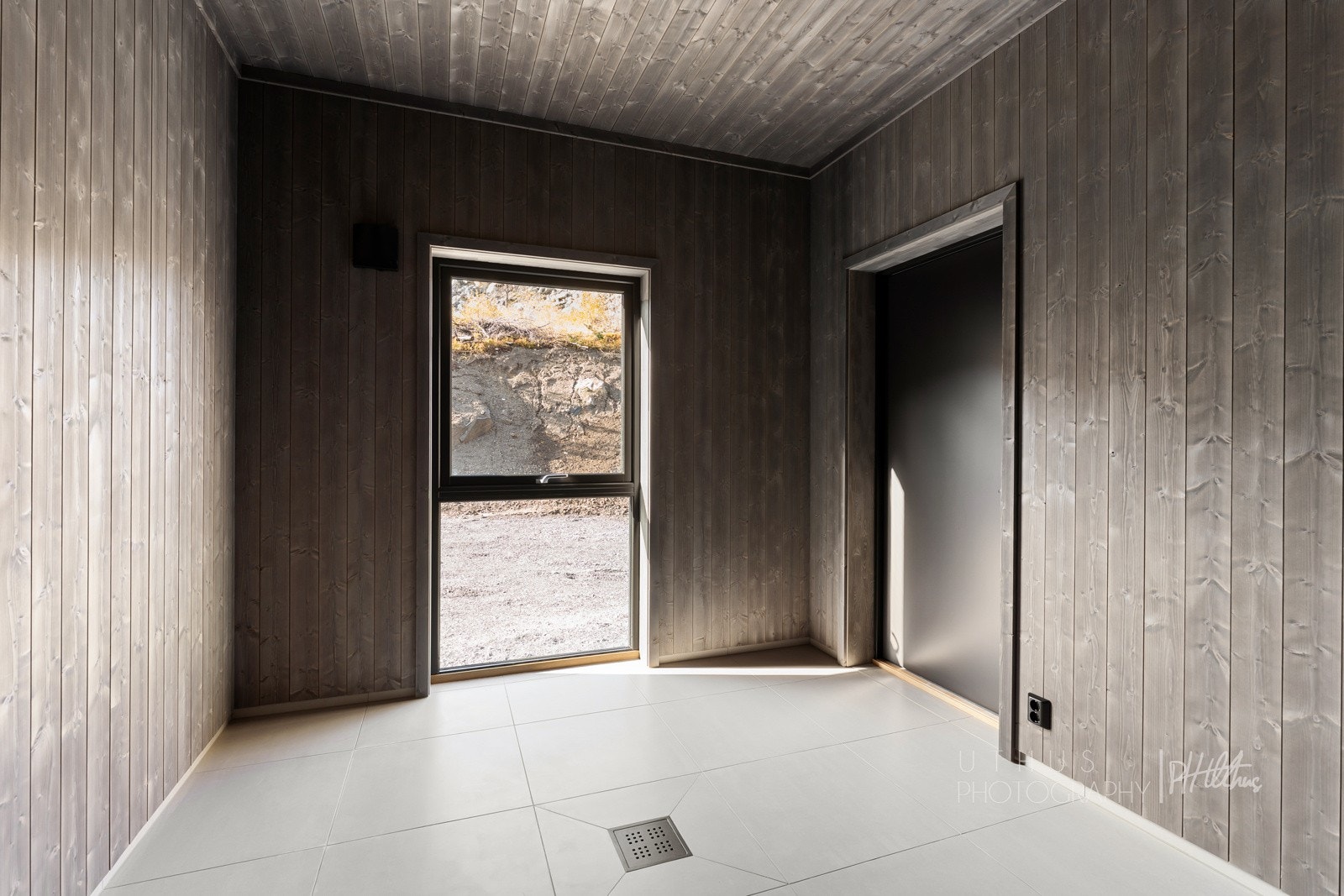 Stort vaskerom / bod med biingang Galleribilde