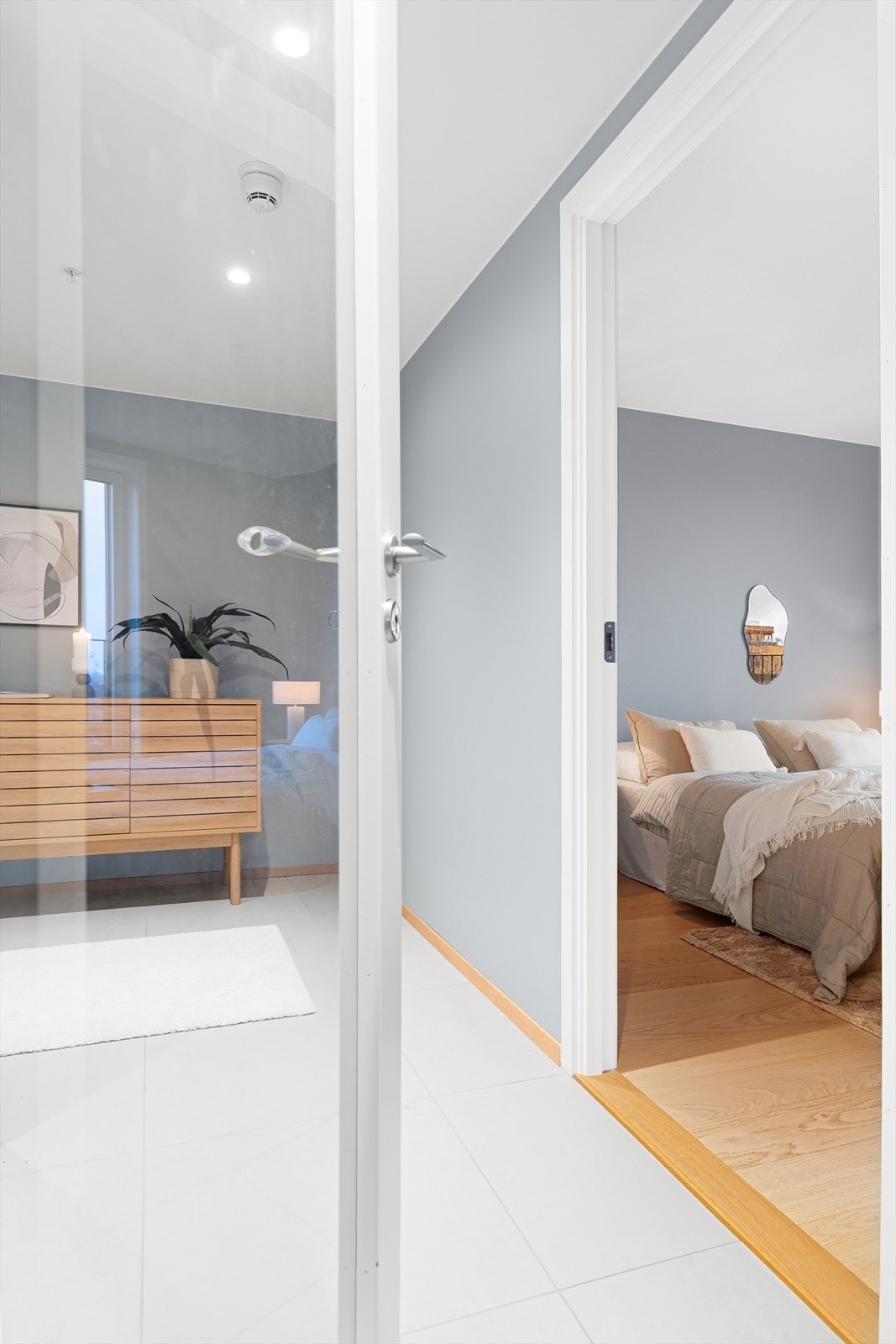 Videre til boligens hovedsoverom Galleribilde