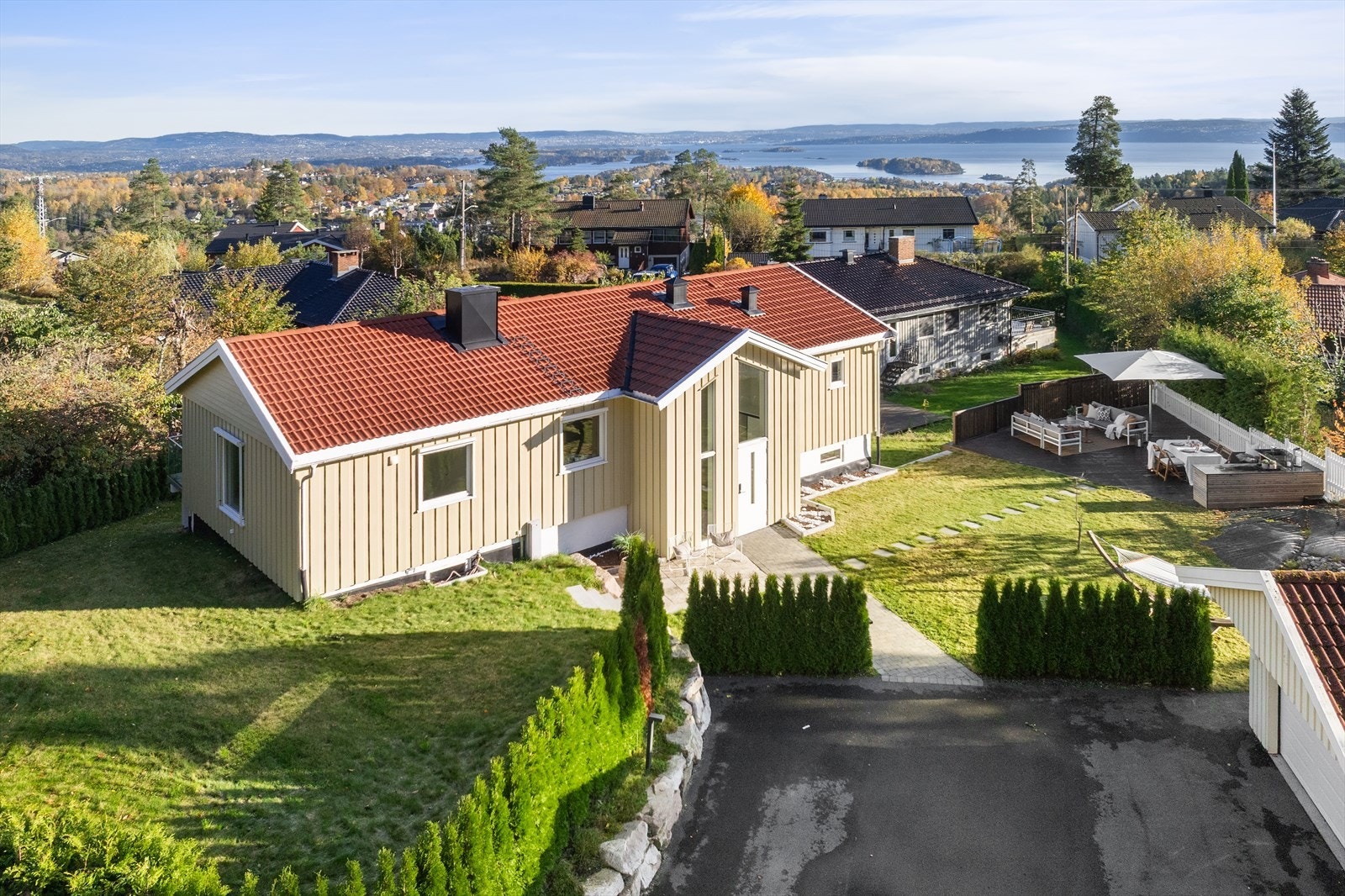 Beliggenheten i Vardåslia-Borgen er attraktiv, etablert og familievennlig. Galleribilde