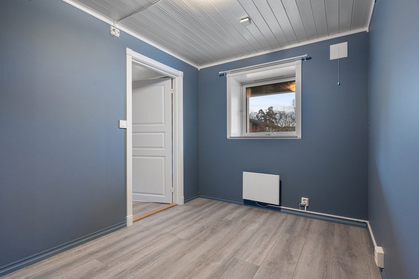 Soverommene i underetasjen har en god størrelse og er enkle å møblere. Galleribilde