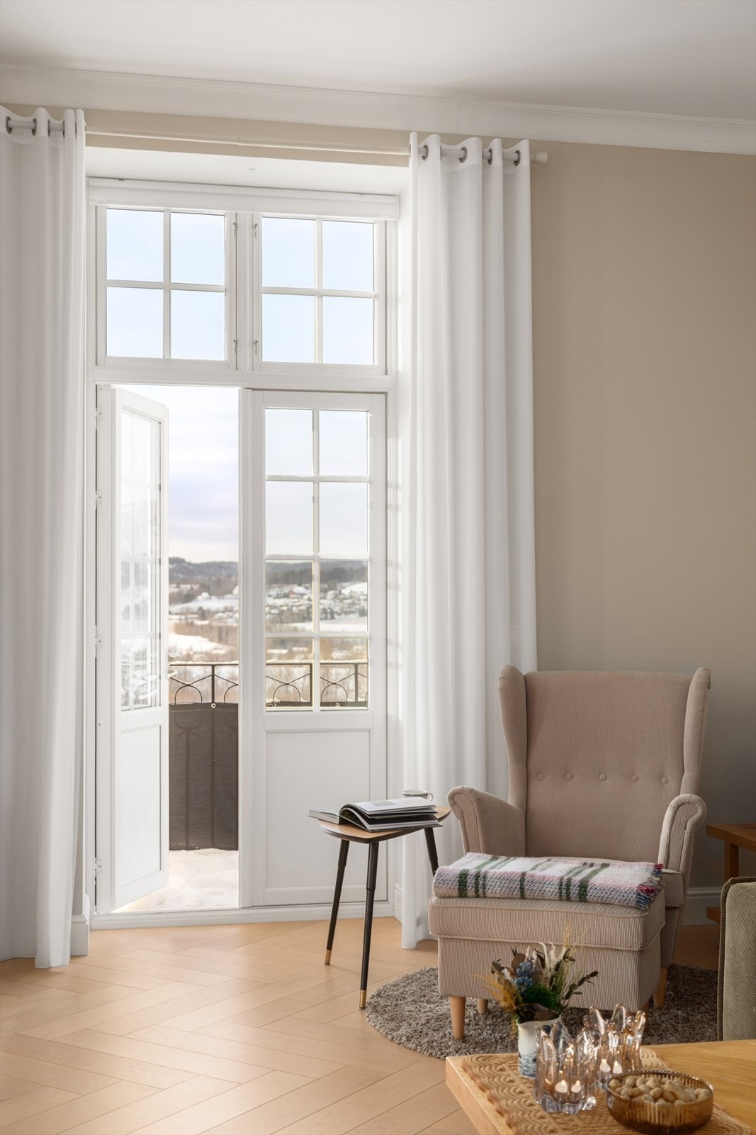 Verdt å nevne er at leiligheten har vannbåren gulvvarme i alle rom, som bidrar til en behagelig og lun atmosfære Galleribilde