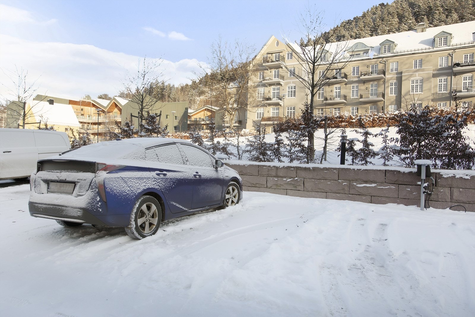 2 biloppstillingsplasser - Det er montert elbil-lader på plassene Galleribilde