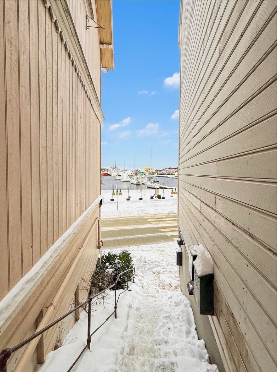 Kort vei fra inngangen til gjestebrygga og alt annet i byen Galleribilde