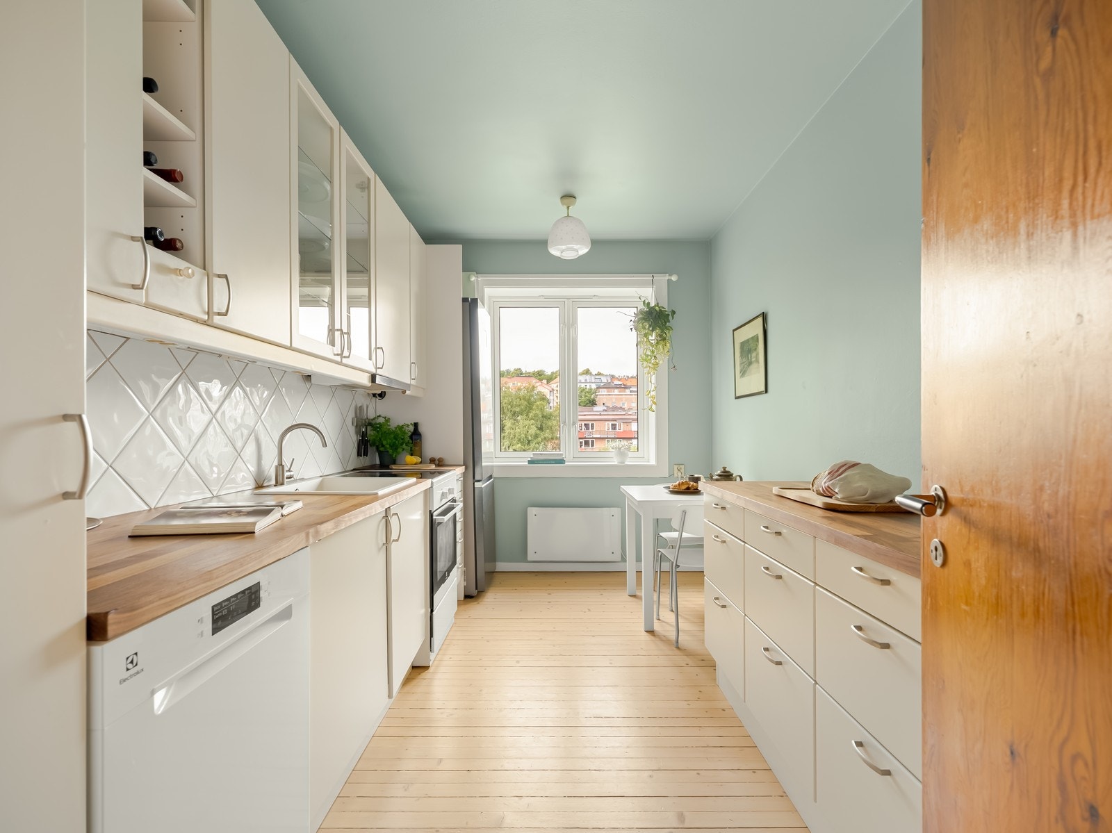 Stort og praktisk kjøkken Galleribilde