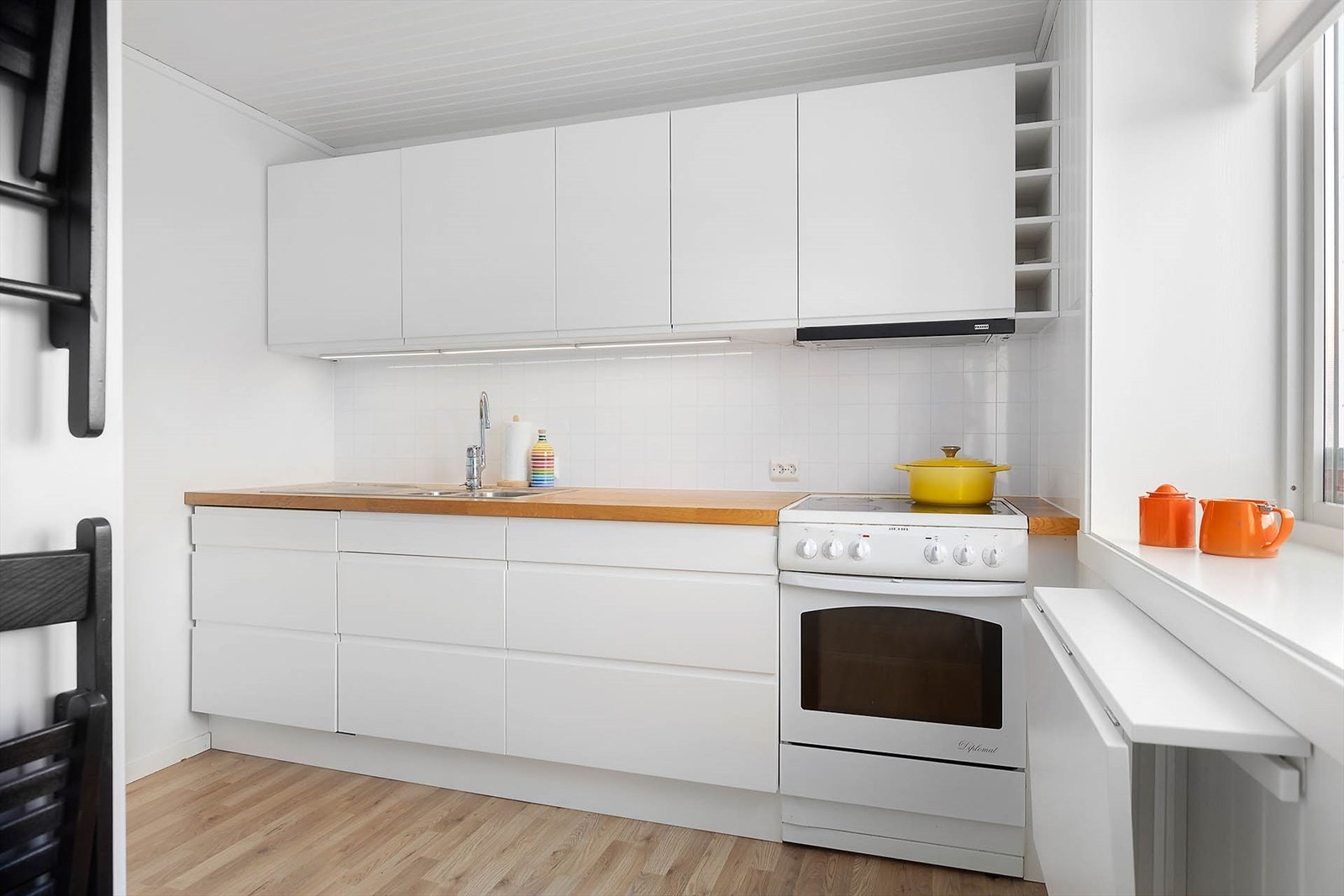 Lyst og pent kjøkken - Utleiedel Galleribilde