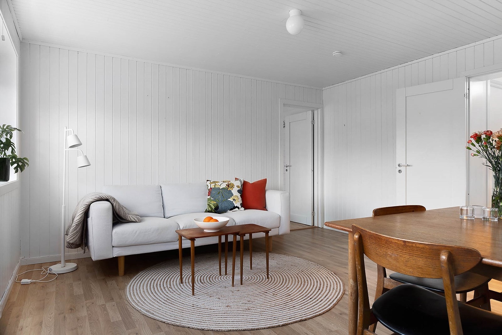 Lys og flott stue i meget populær utleiedel Galleribilde