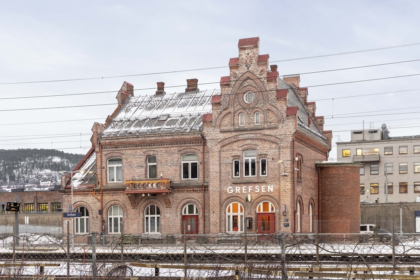 Grefsen stasjon er et knutepunkt for både tog og buss. Galleribilde