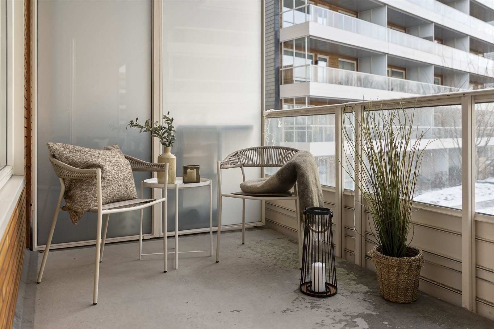 Glassrekkverket sørger for en åpen og luftig følelse. Galleribilde