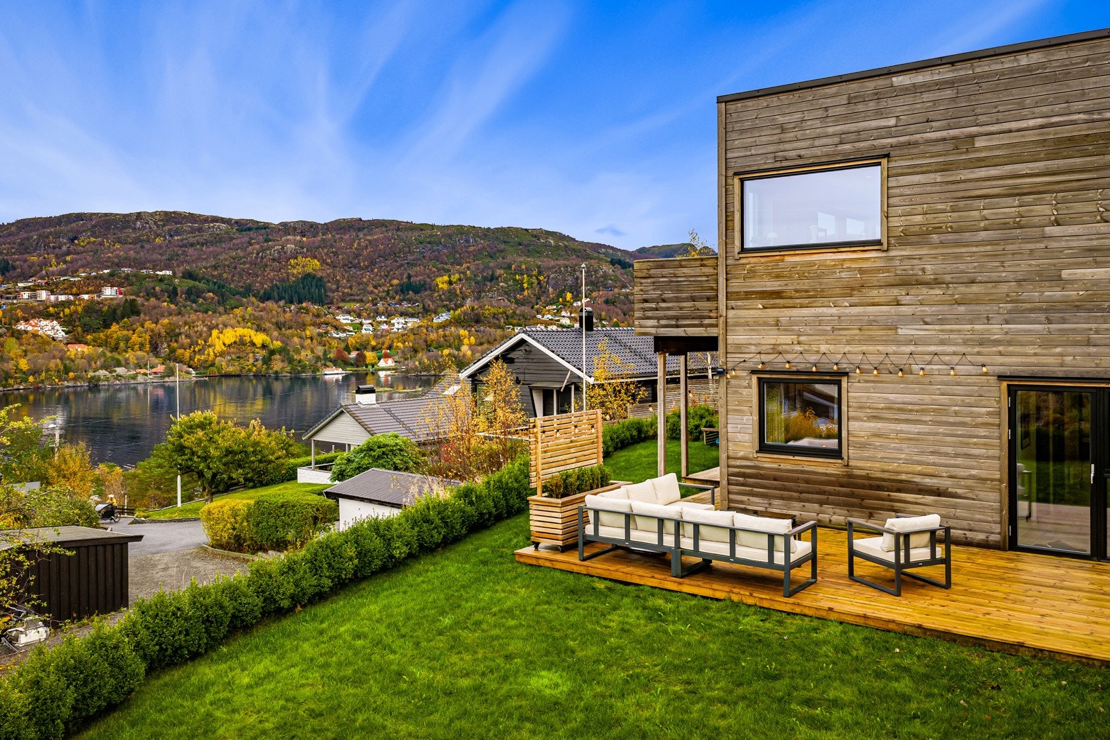 Stor solrik hage!! Galleribilde