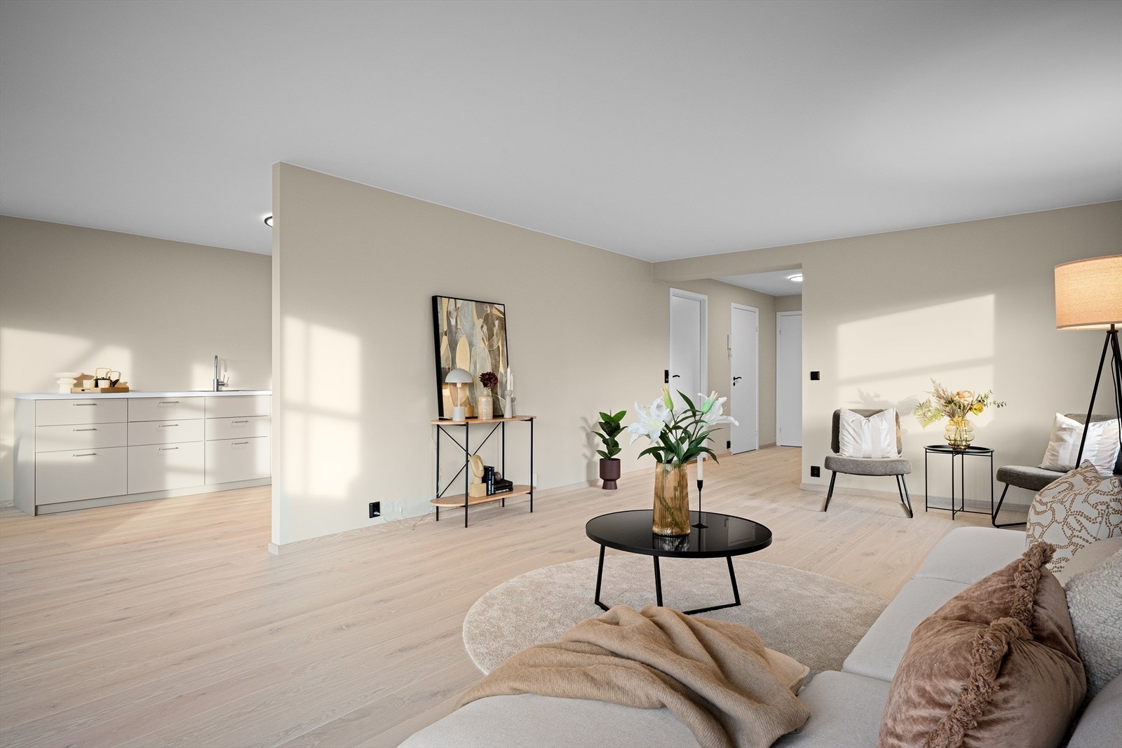 Kvalitetsgulv fra Boen parkett gir et elegant preg til hele leiligheten Galleribilde