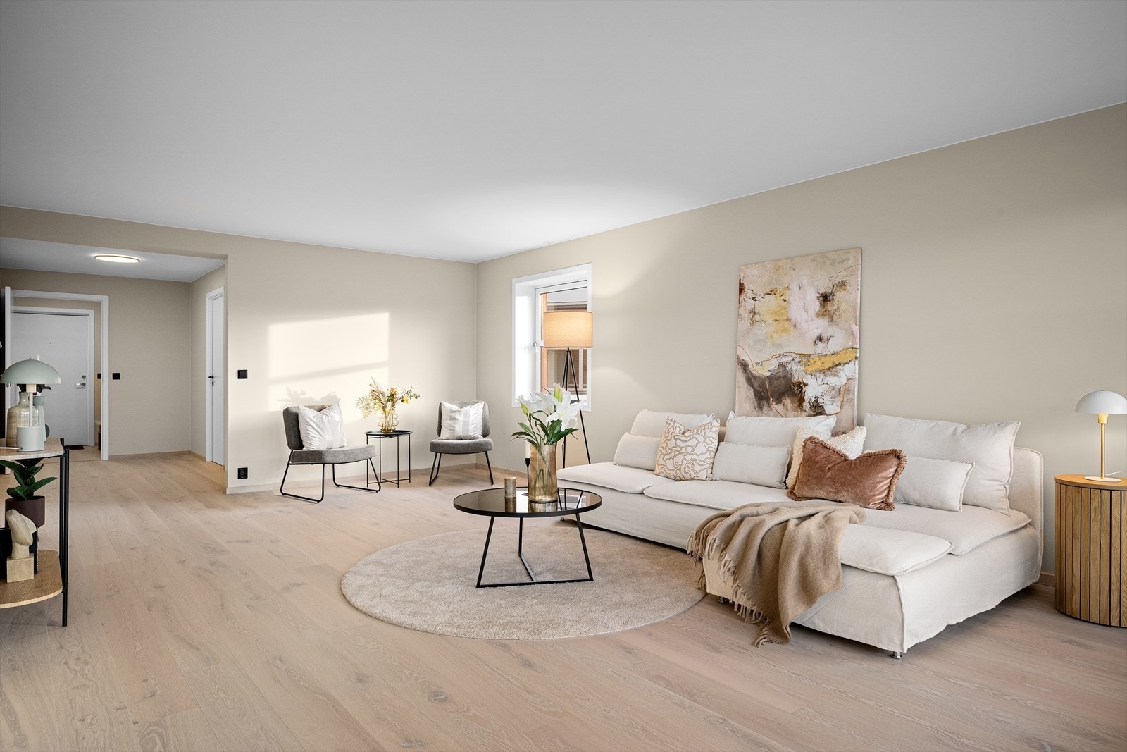 Meget romslig og lys stue. Galleribilde