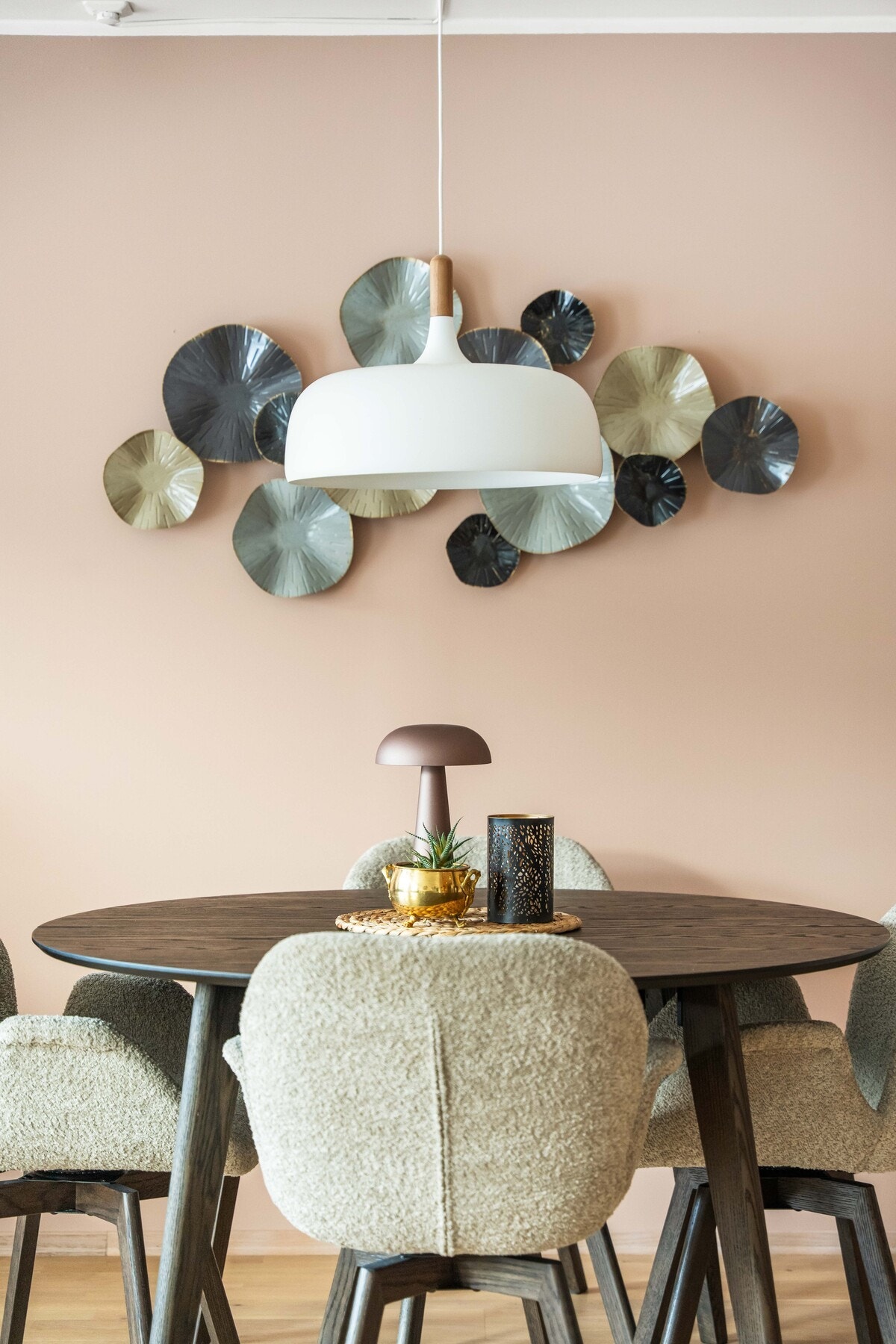 Detaljbilde spisestue. Galleribilde