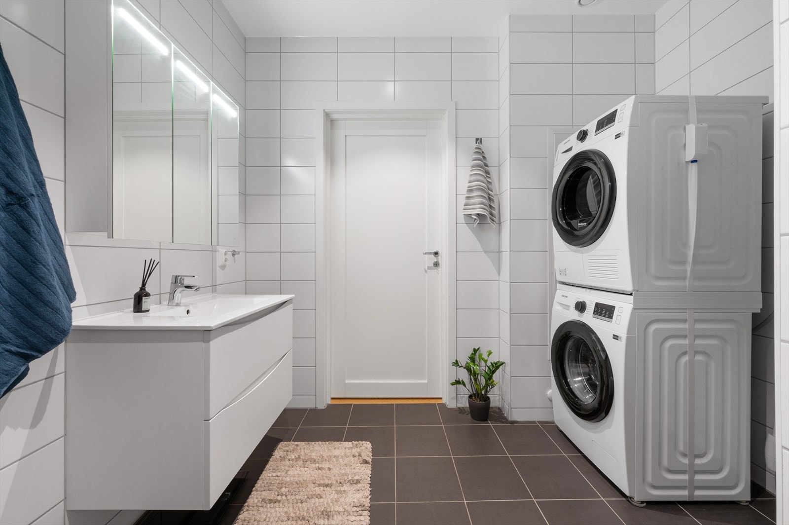 Det er opplegg for vaskemaskin og tørketrommel. Galleribilde